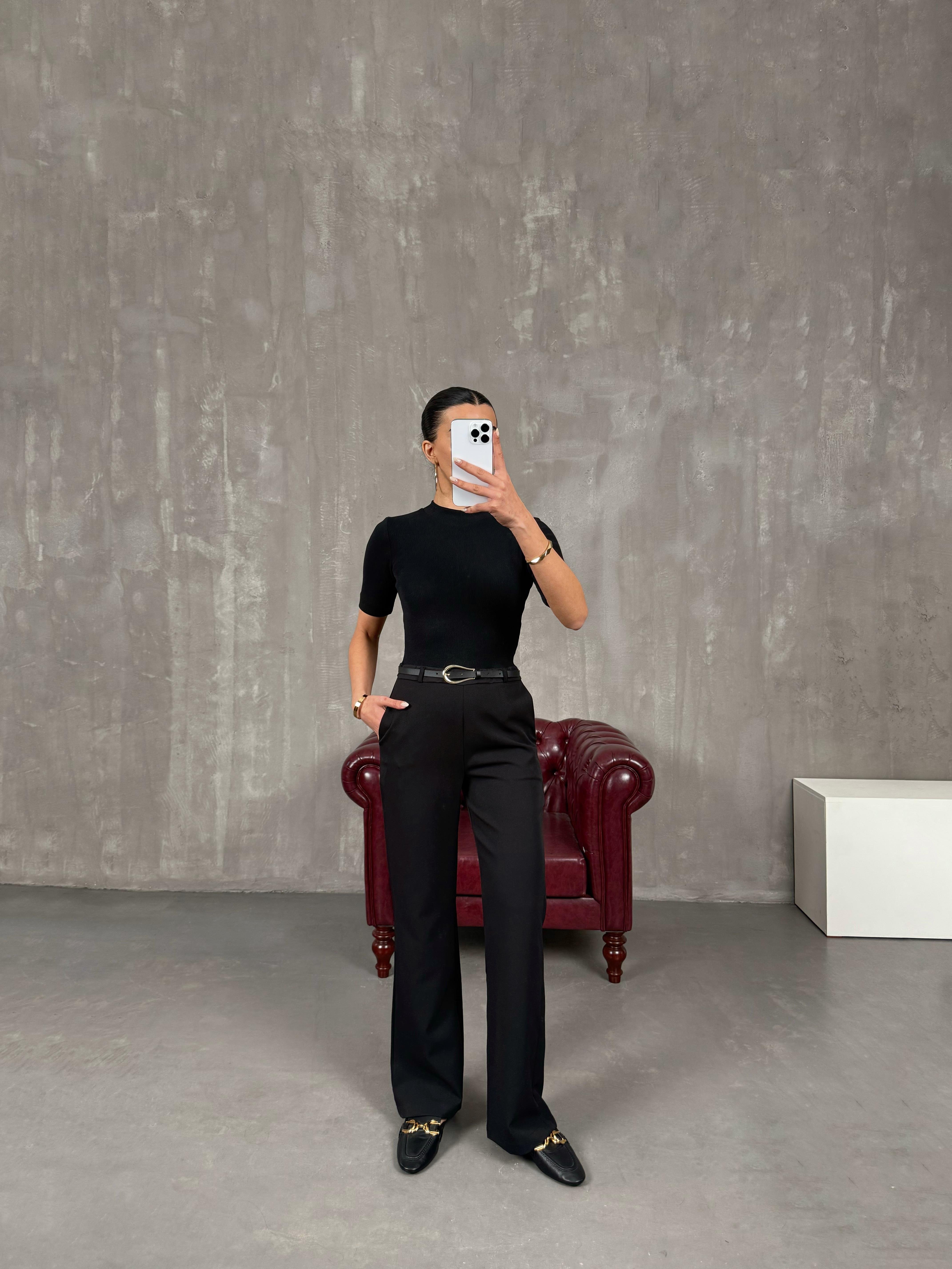 Ester Siyah Üst Fitilli Kemerli Kısa Kollu TulumGausTULUMGU100809