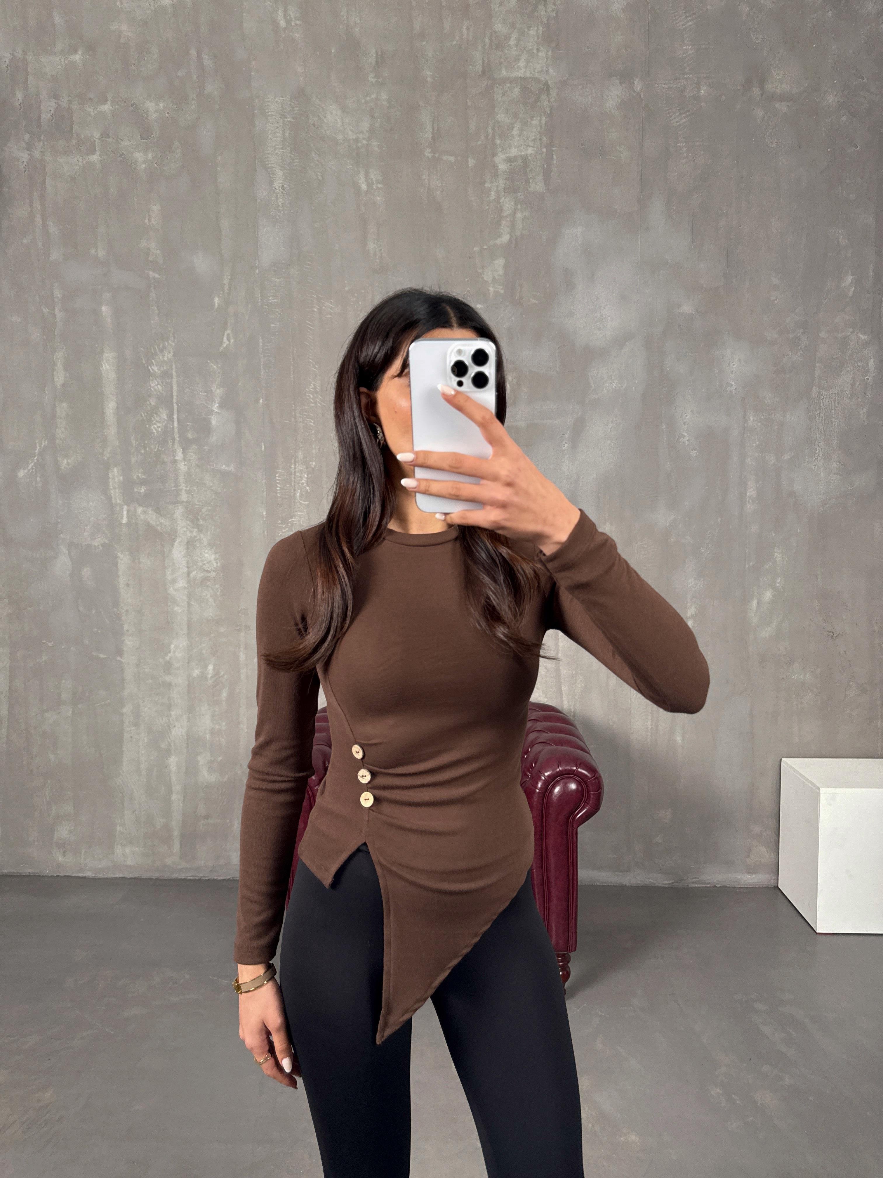 Neva Kahve Düğme Detaylı Bluz