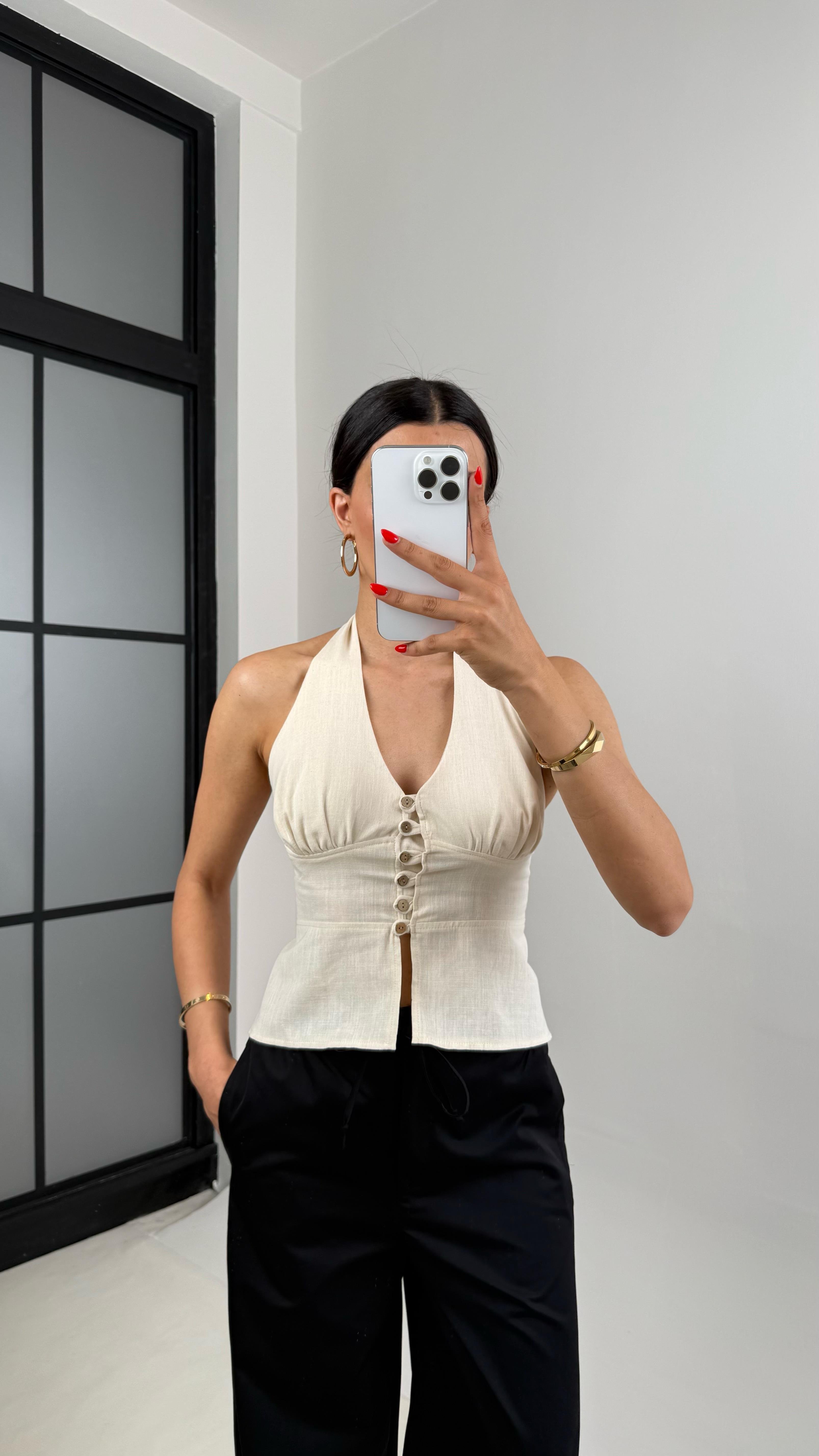 Taş Boyundan Bağlamalı Düğmeli Keten Bluz Gaus00507GausBLUZGU1002190