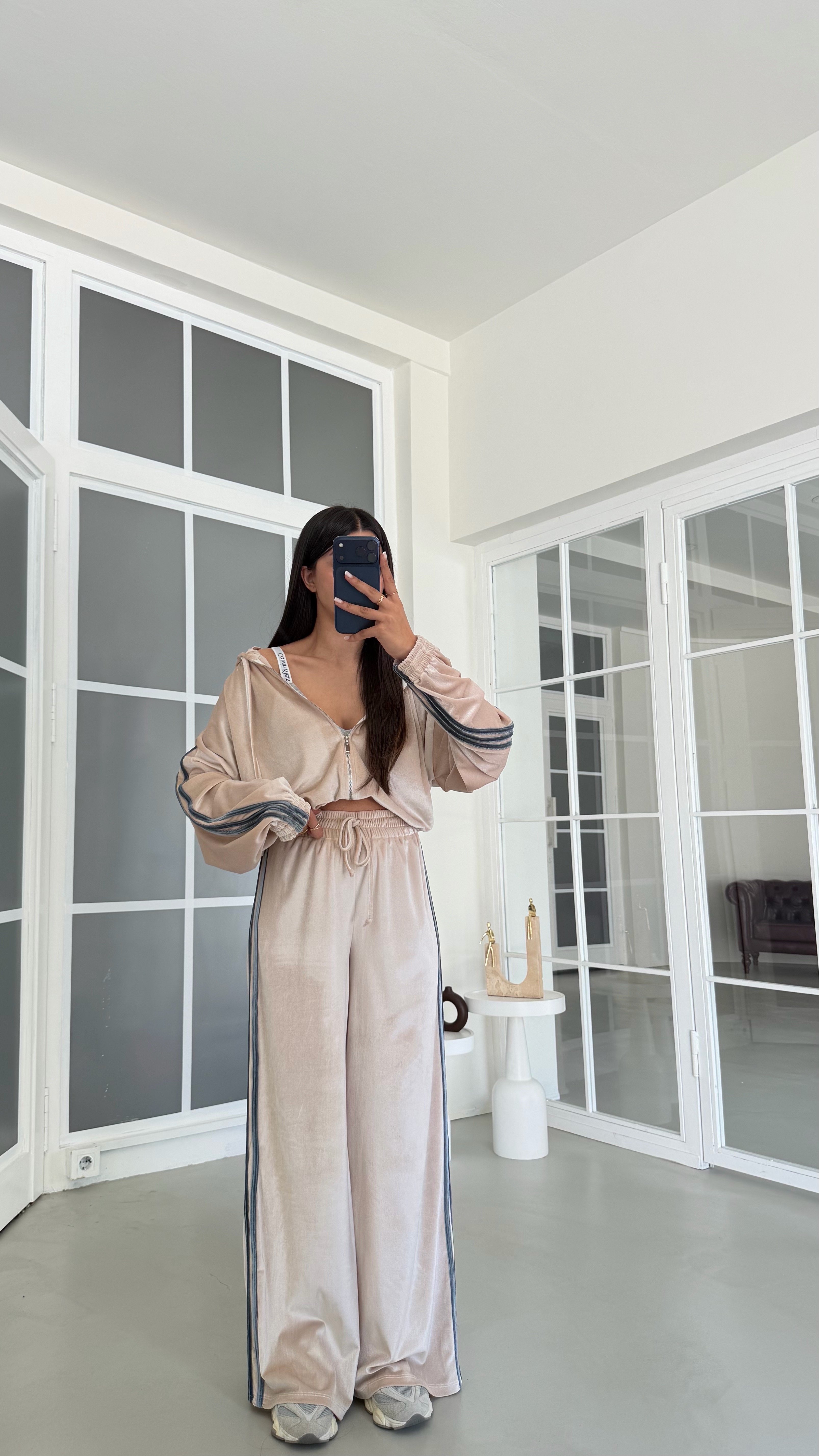 Taş Şerit Detaylı Hırka Beli Lastikli Pantolon İkili Kadife Takım GAUS-02197GAUSSuitsGAUS-02197