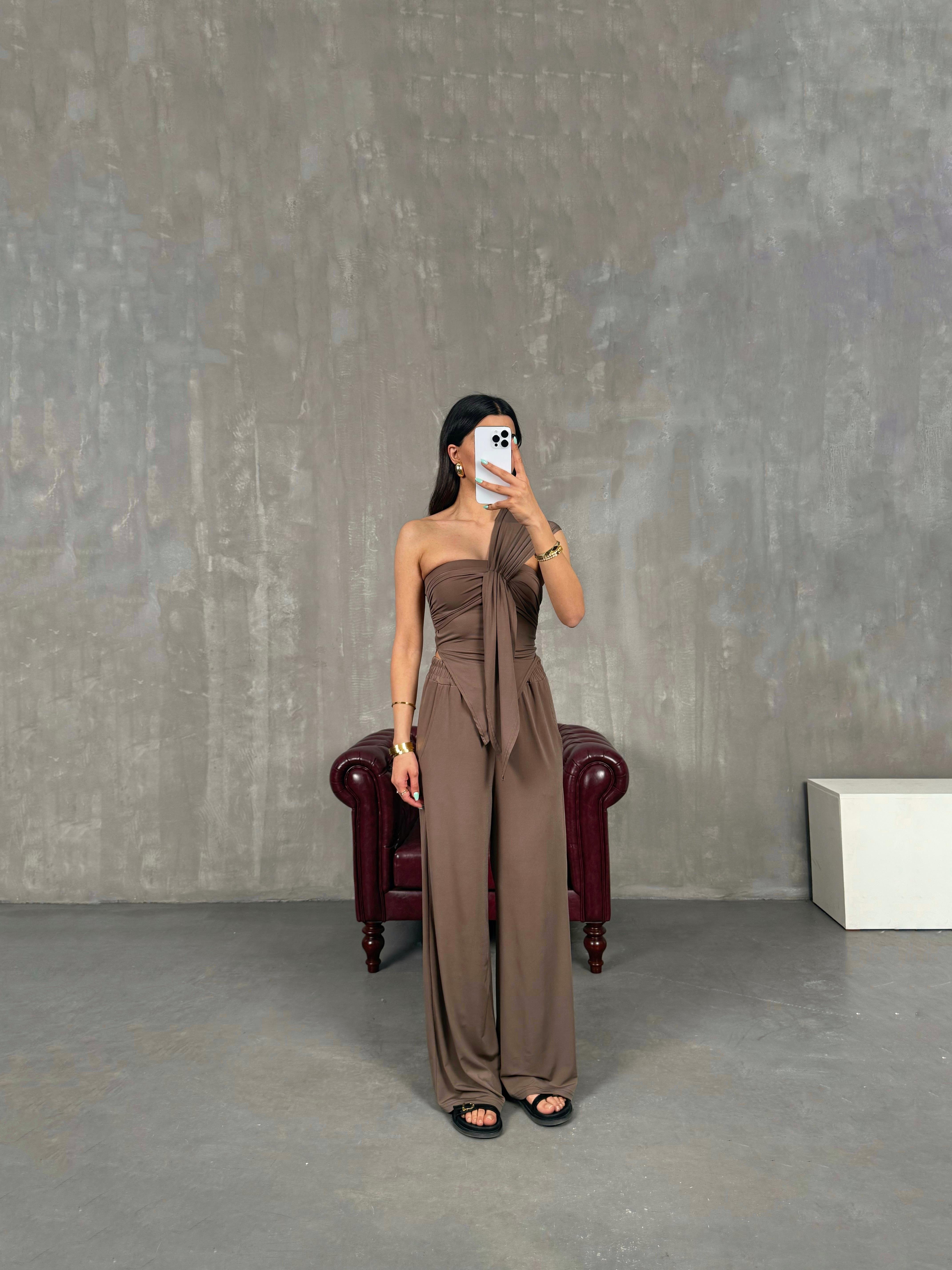 Kahve Asimetrik Kesim Bluz Pantolon Sandy Kumaş Takım Gaus00234GausTAKIMGU1001541