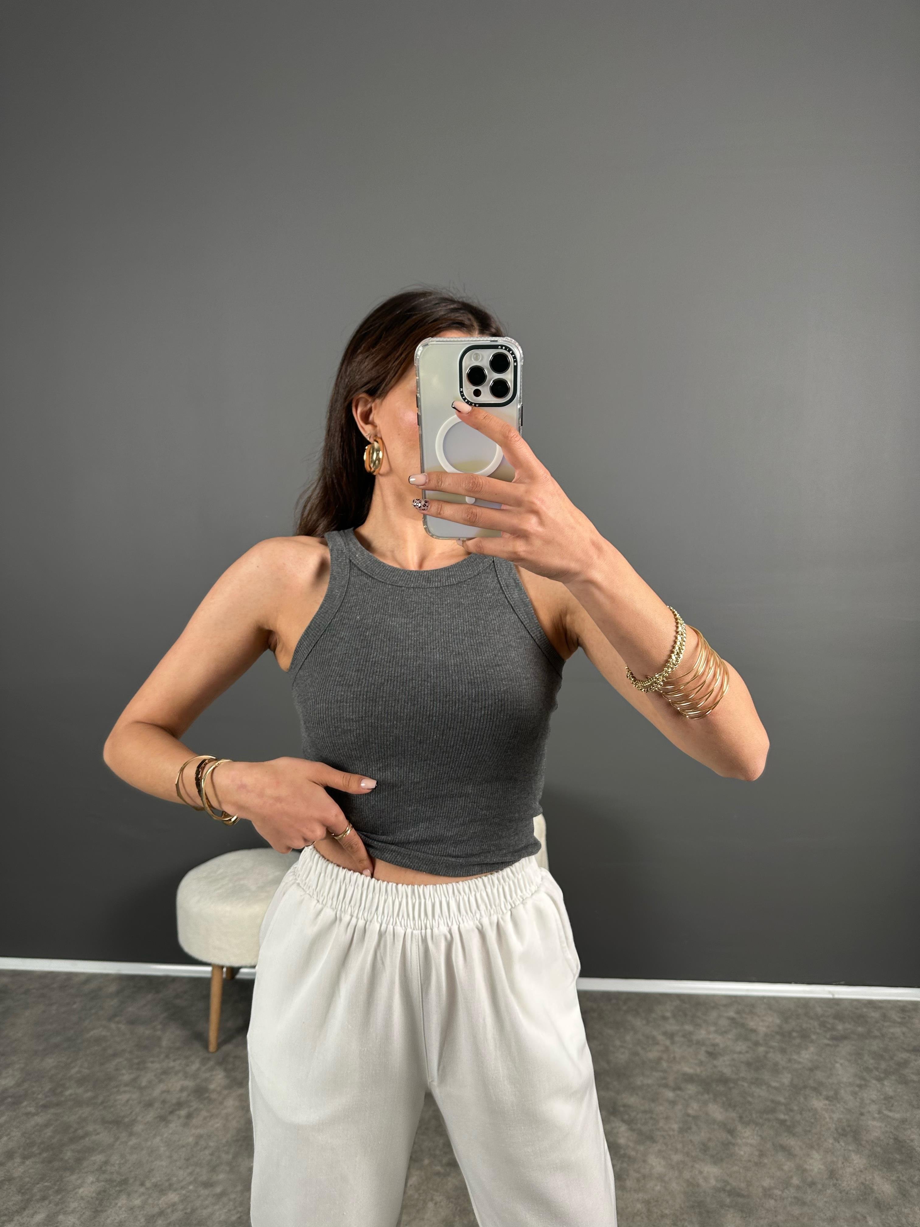 Antrasit Halter Yaka Atlet