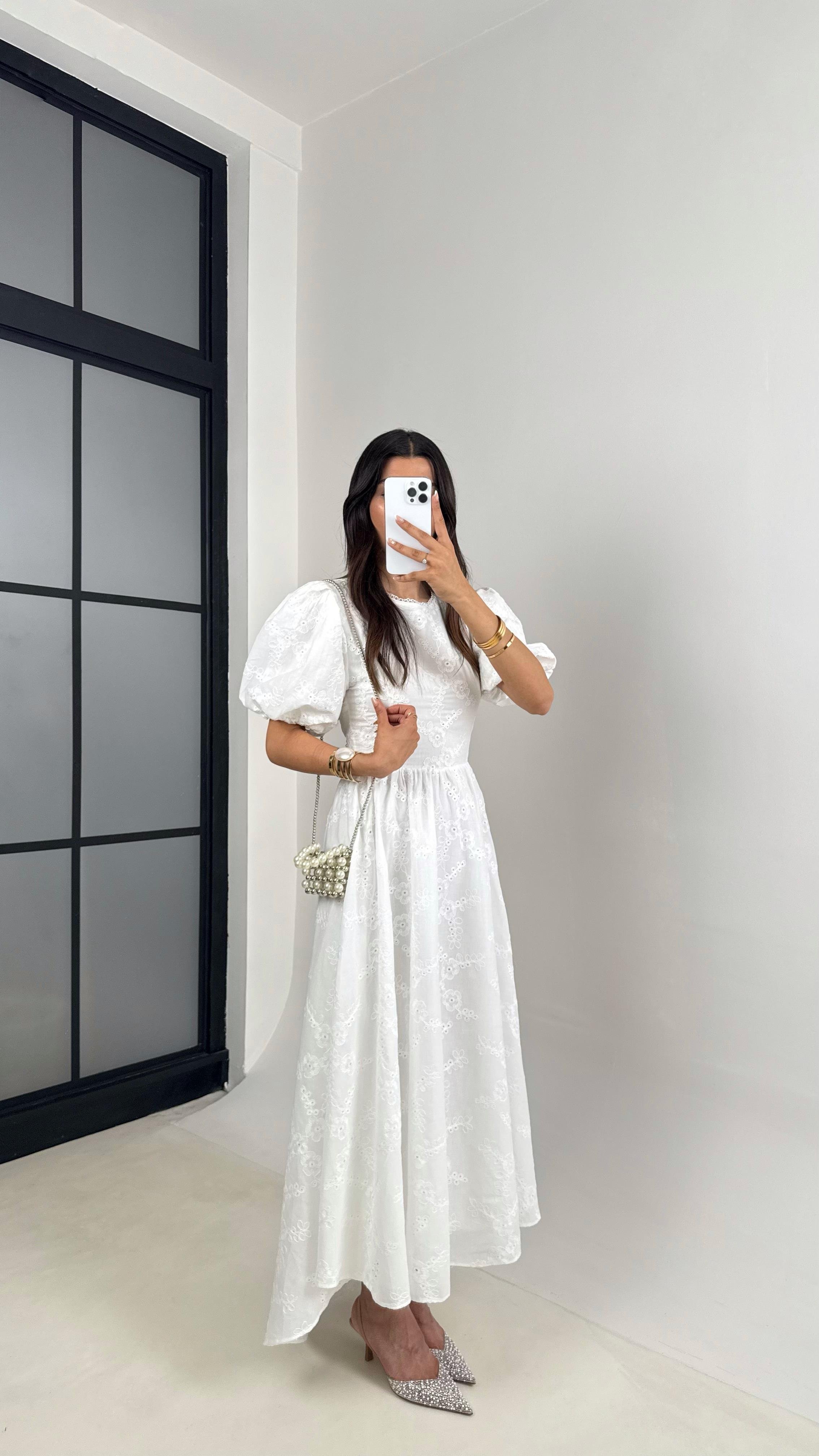 Beyaz Balon Kol Sırt Bağlama Detaylı Astarlı Fistolu Elbise Gaus00628GausELBİSEGU1002467