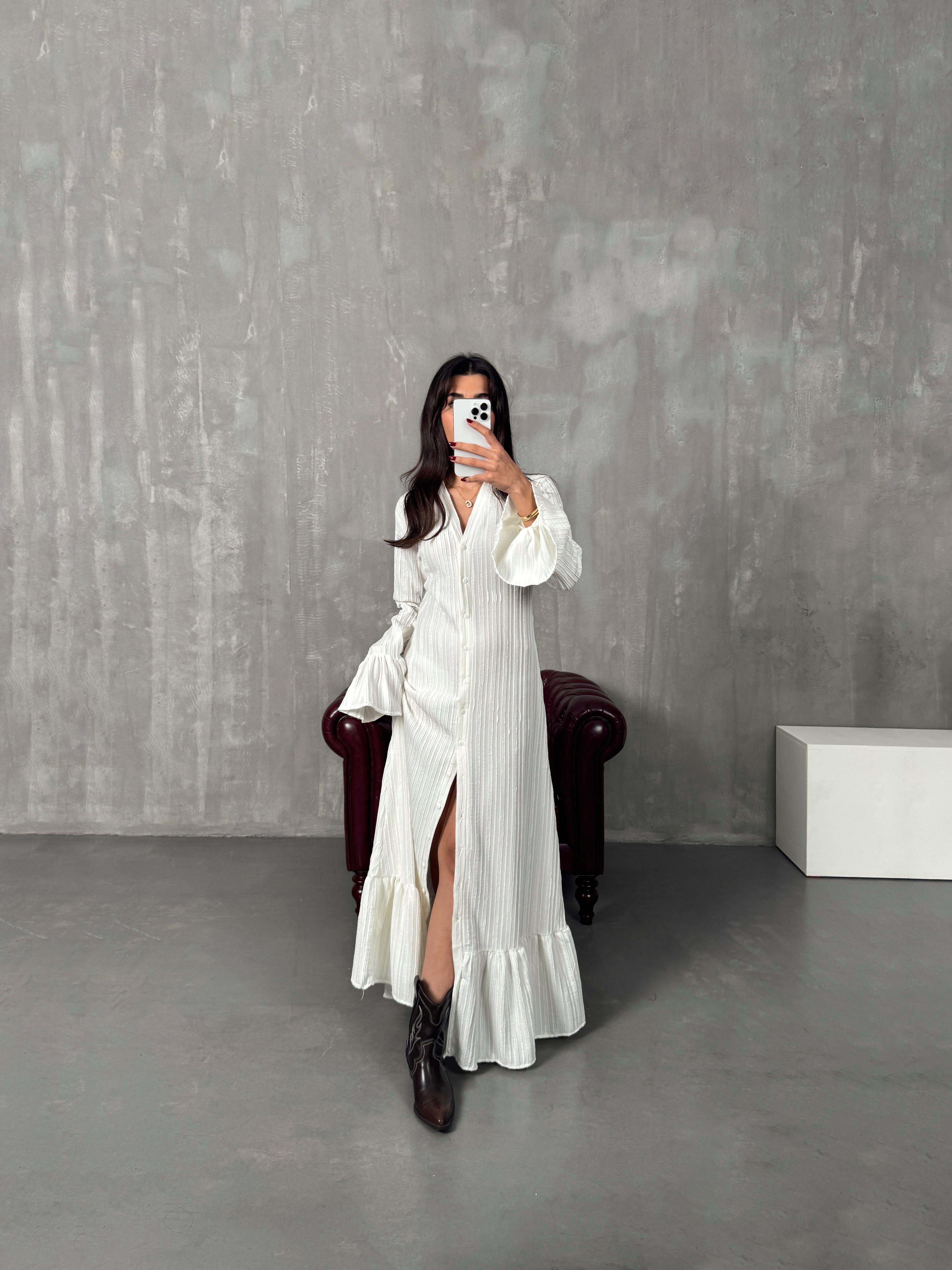 Nita Beyaz V Yaka Düğmeli Elbise