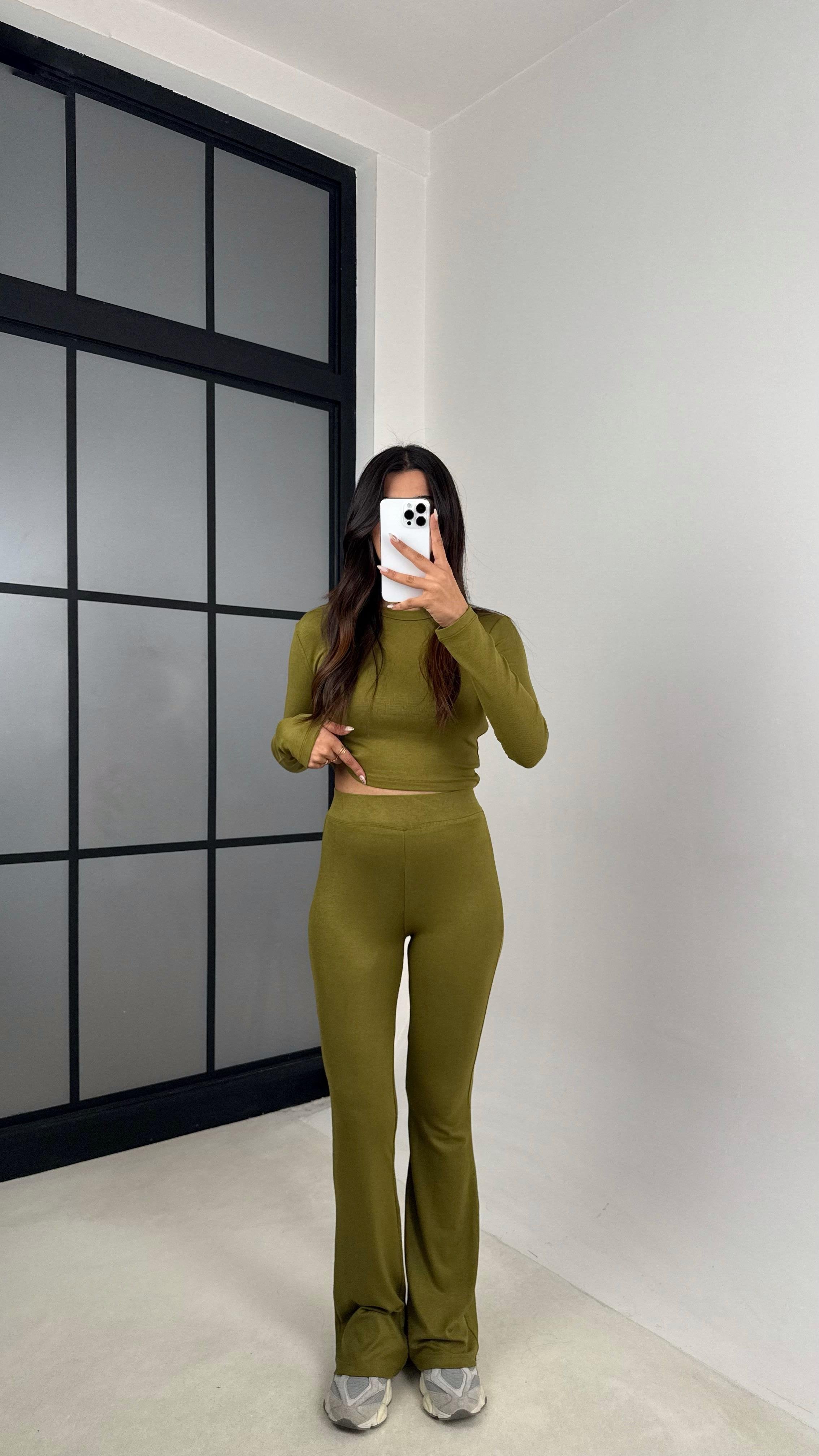 Yeşil Bisiklet Yaka Bluz Beli Lastikli Pantolon İkili Yumuşak Likralı Takım GAUS-00111GAUSTAKIMGAUS-00111