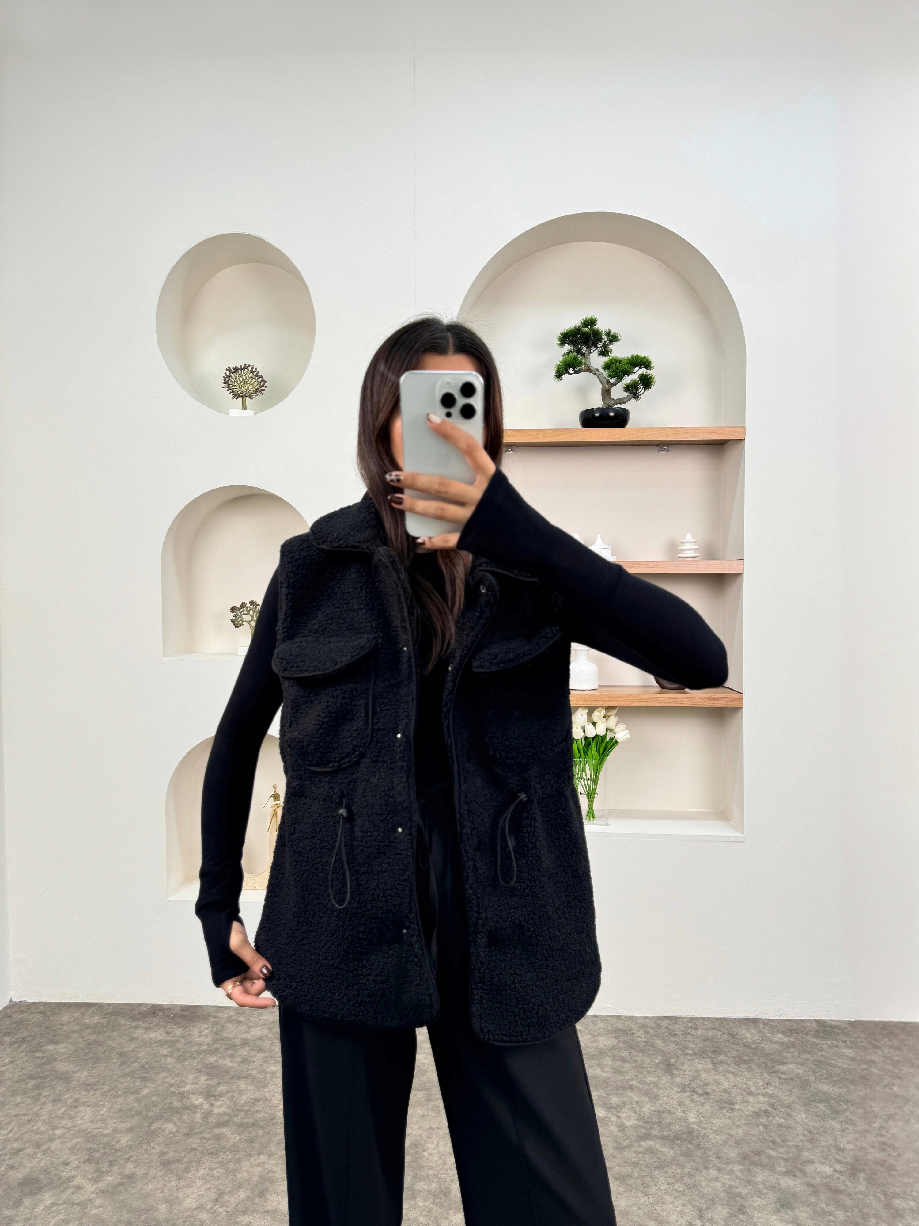 Mude Siyah Belden Lastikli Yumoş Yelek