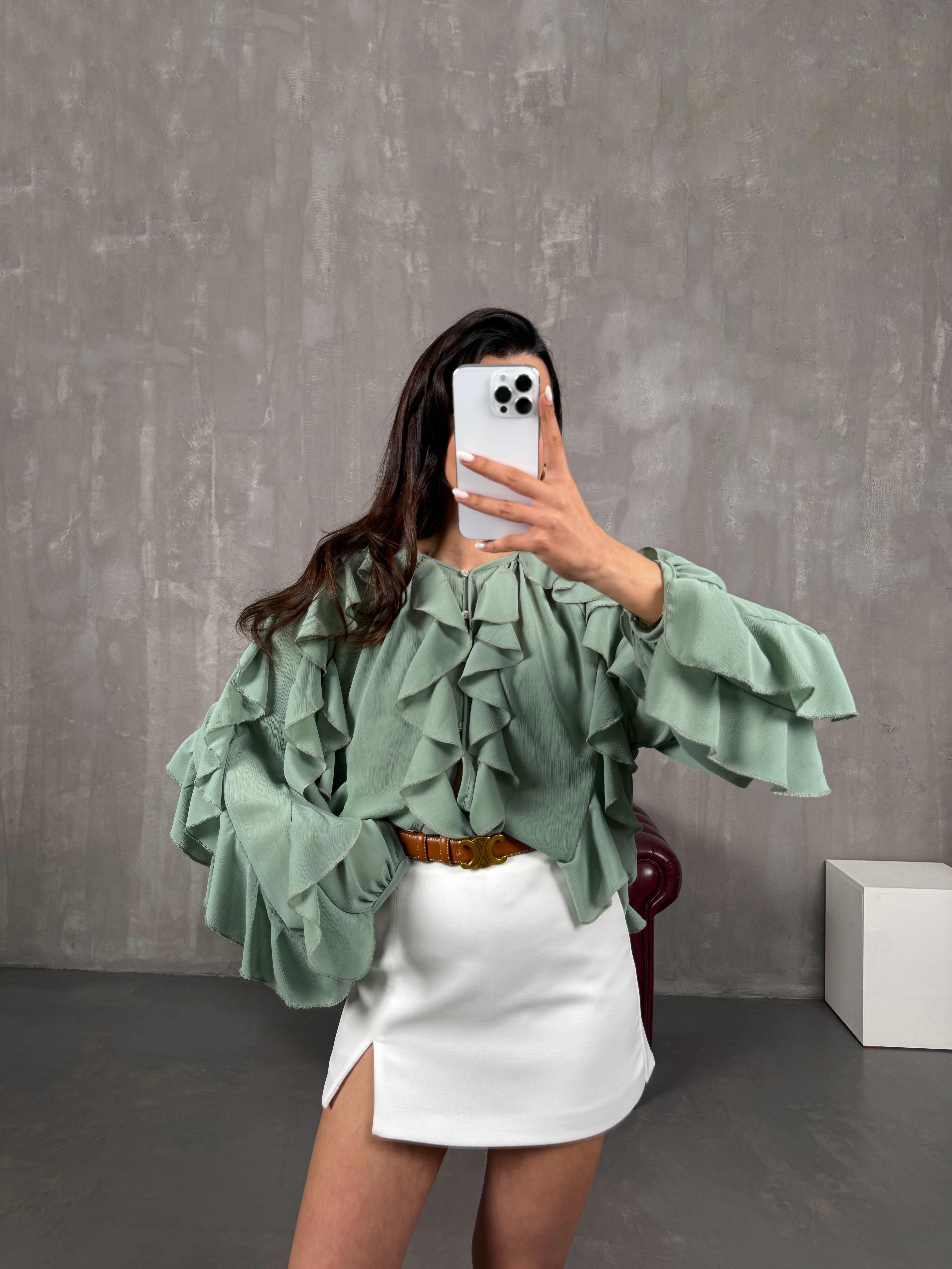 قميص أخضر قماش مزيج شيفون بأزرار كشكش Gaus00051