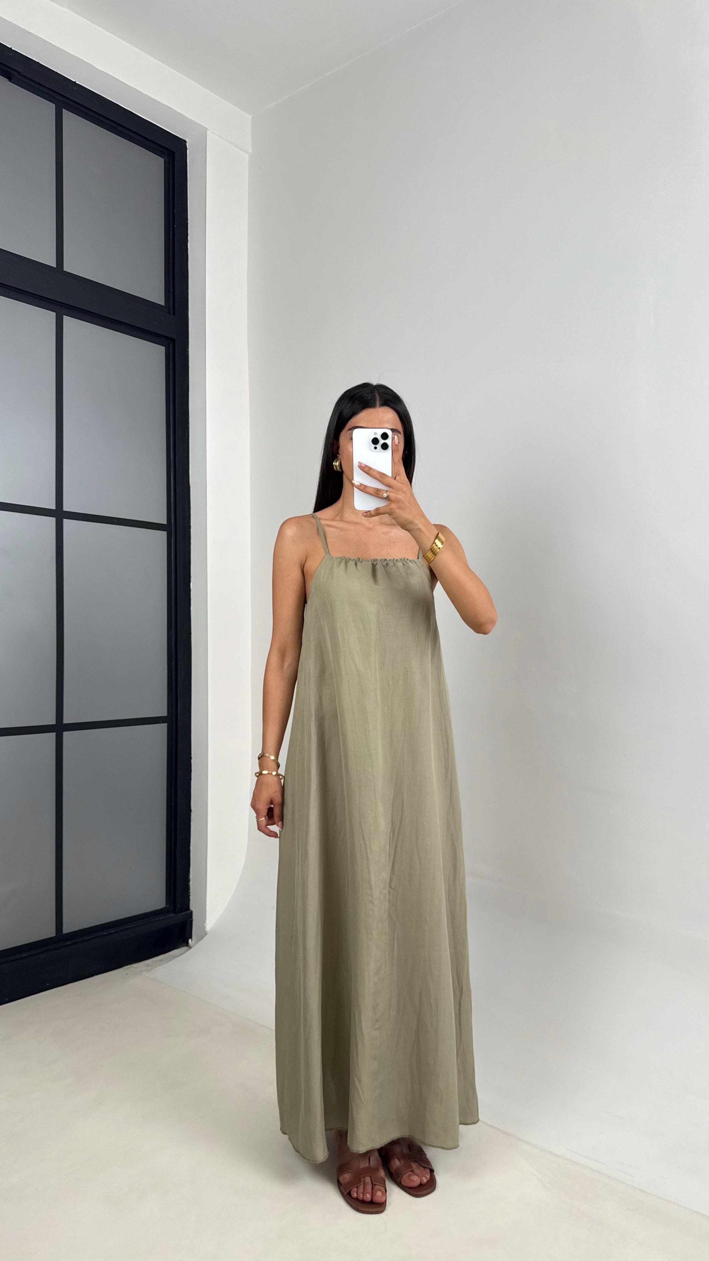 Yeşil Ayarlanabilir Askılı Muadil Kırışık Kumaş Elbise Gaus00674GausELBİSEGU1002554