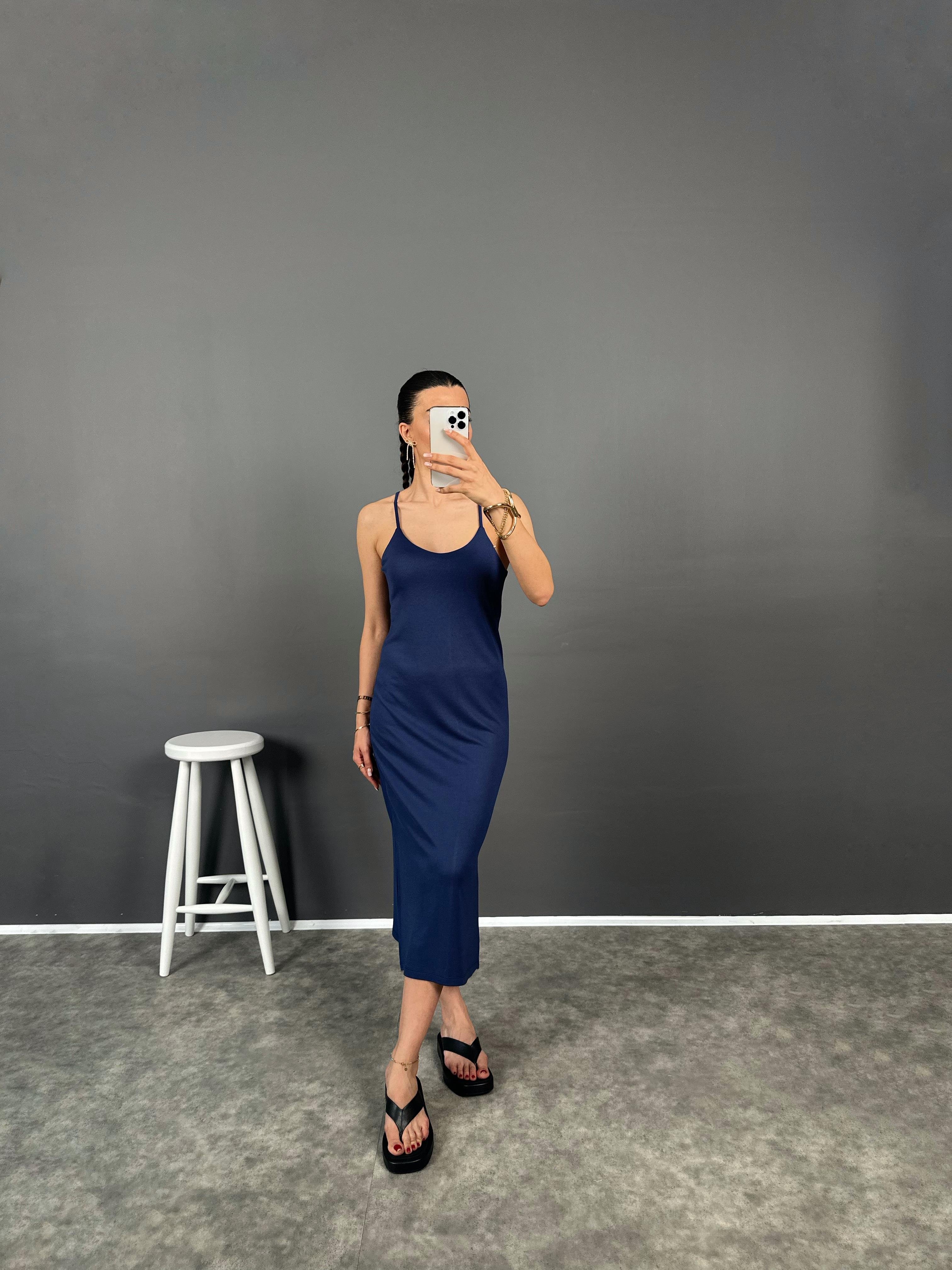 Karlee Lacivert İp Askılı Yırtmaçlı ElbiseGausELBİSEGU008202