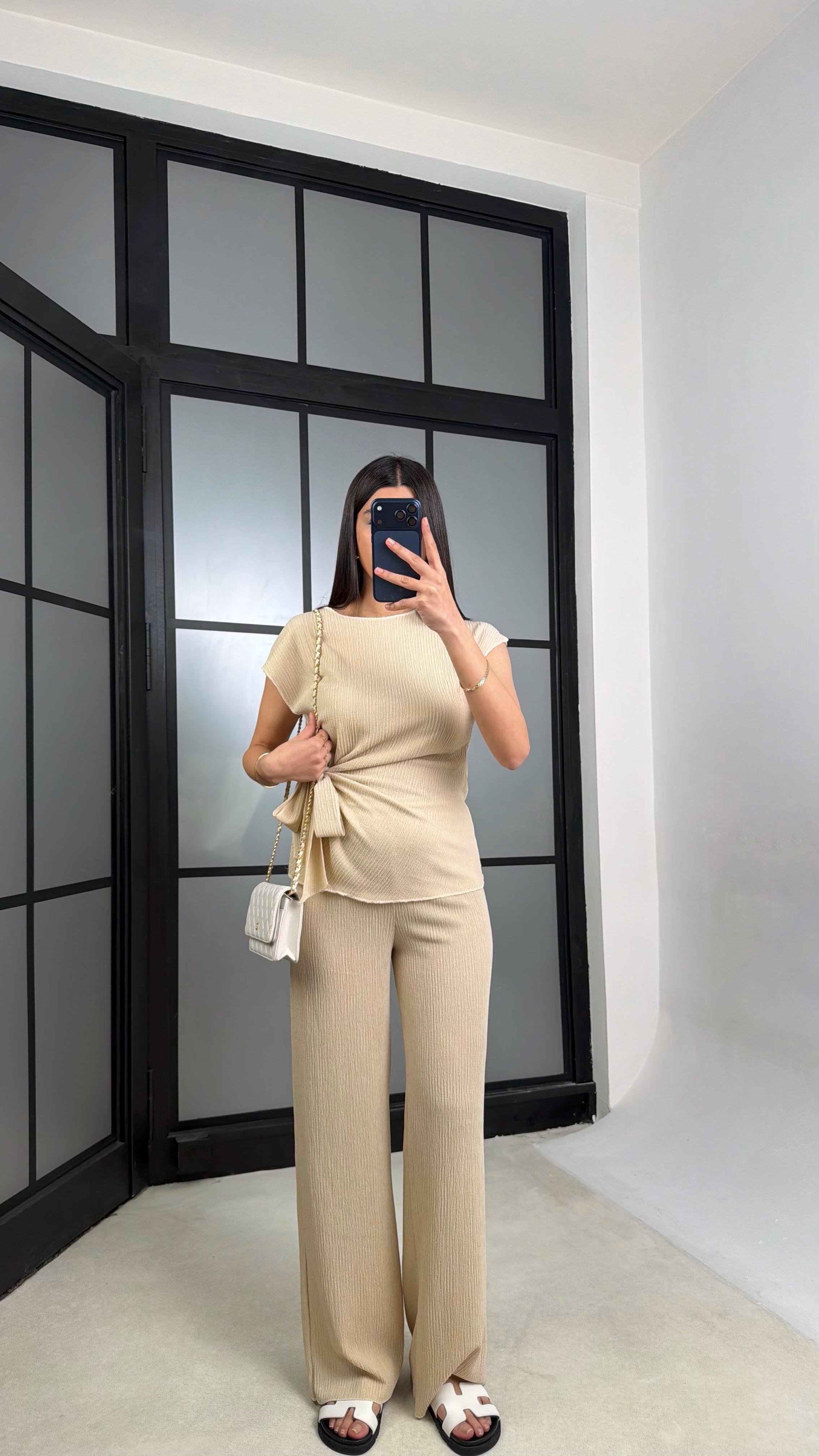 Bej Bağlama Detaylı Bluz Beli Lastikli Pantolon Krinkıl Kumaş Takım GAUS-01308GAUSSuitsGAUS-01308