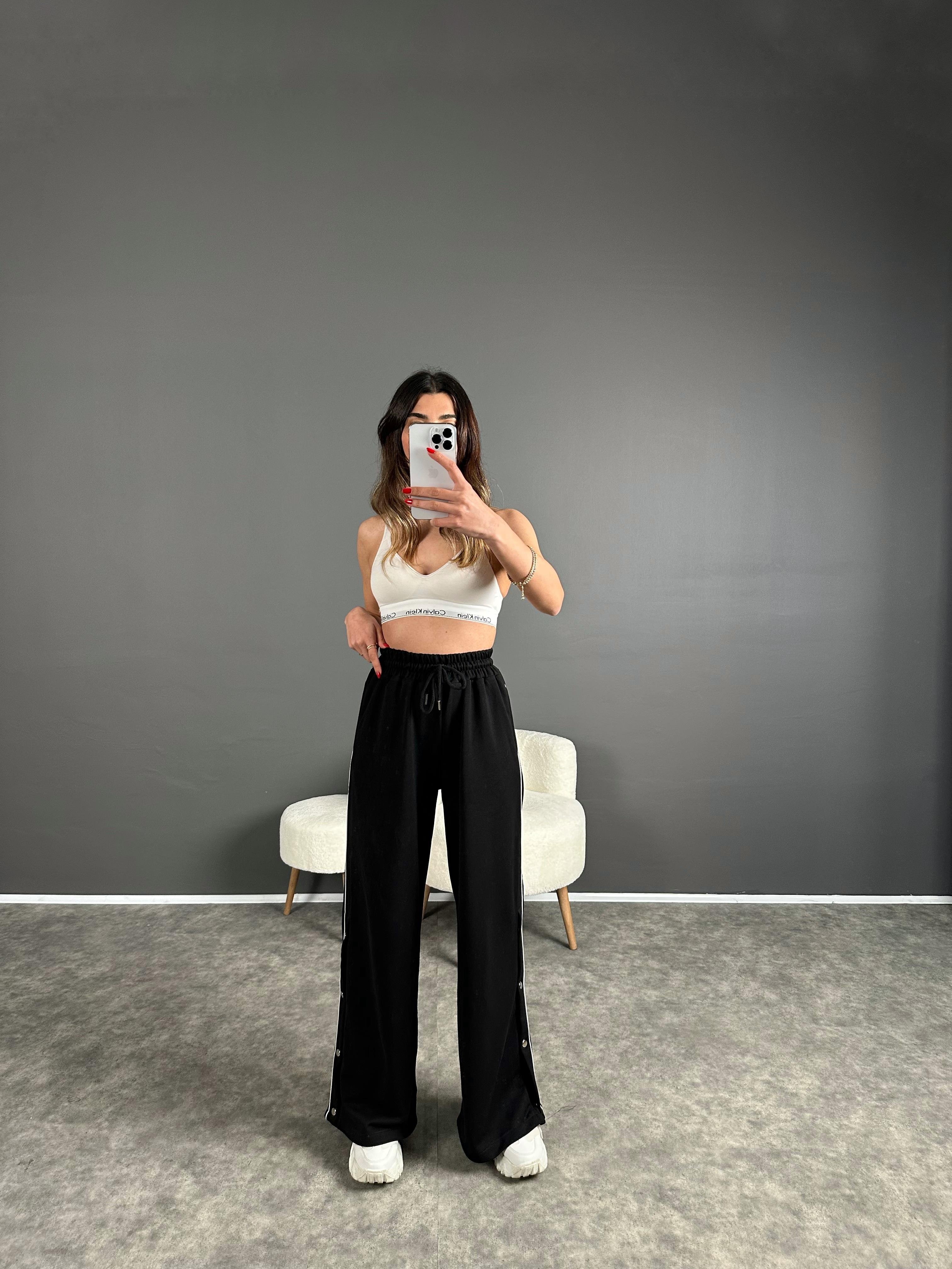 Siyah Şeritli Çırtçırt Düğmeli Eşofman Altı GausPANTOLONGU004311