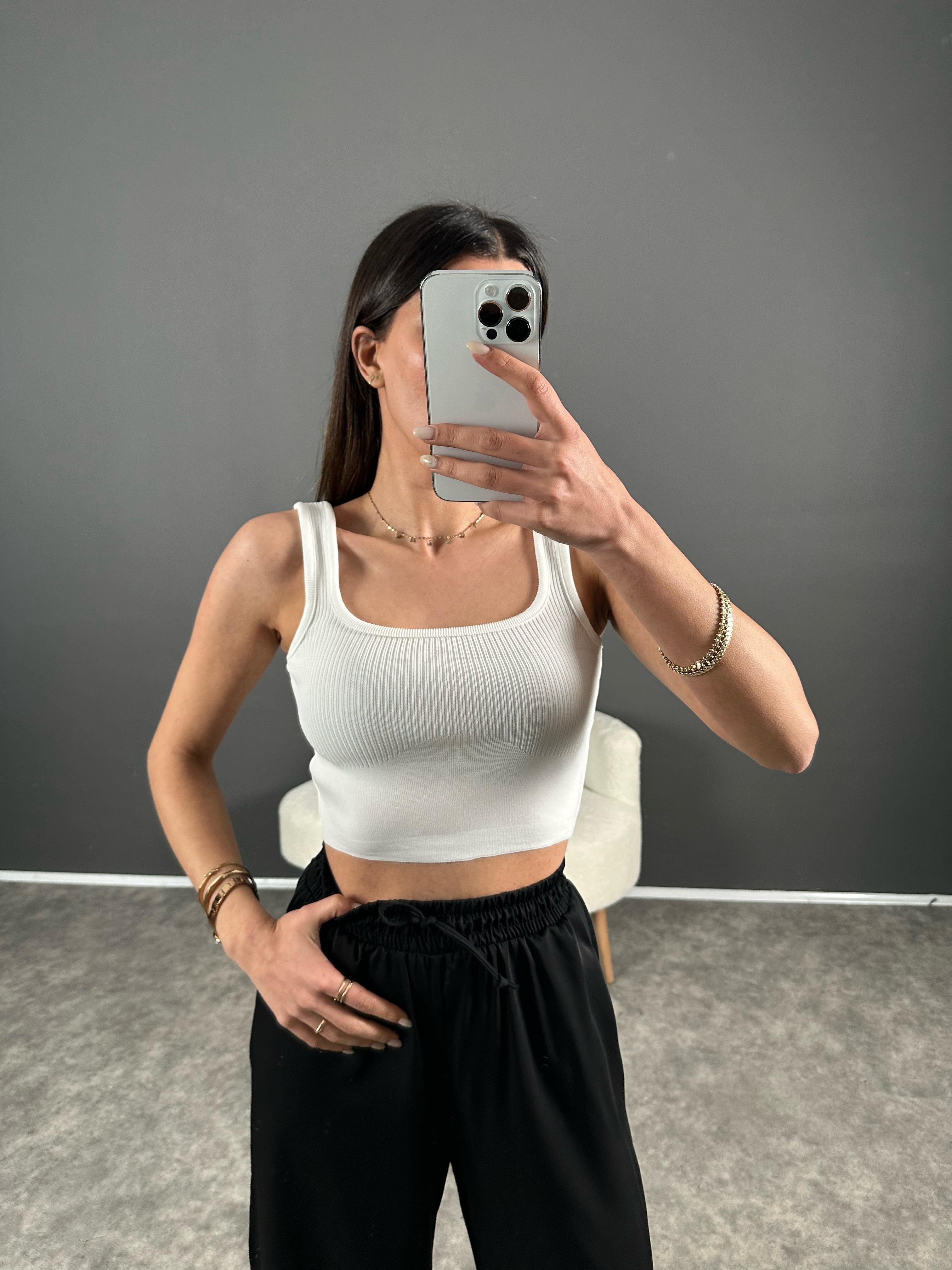 Beyaz Triko Crop Atlet