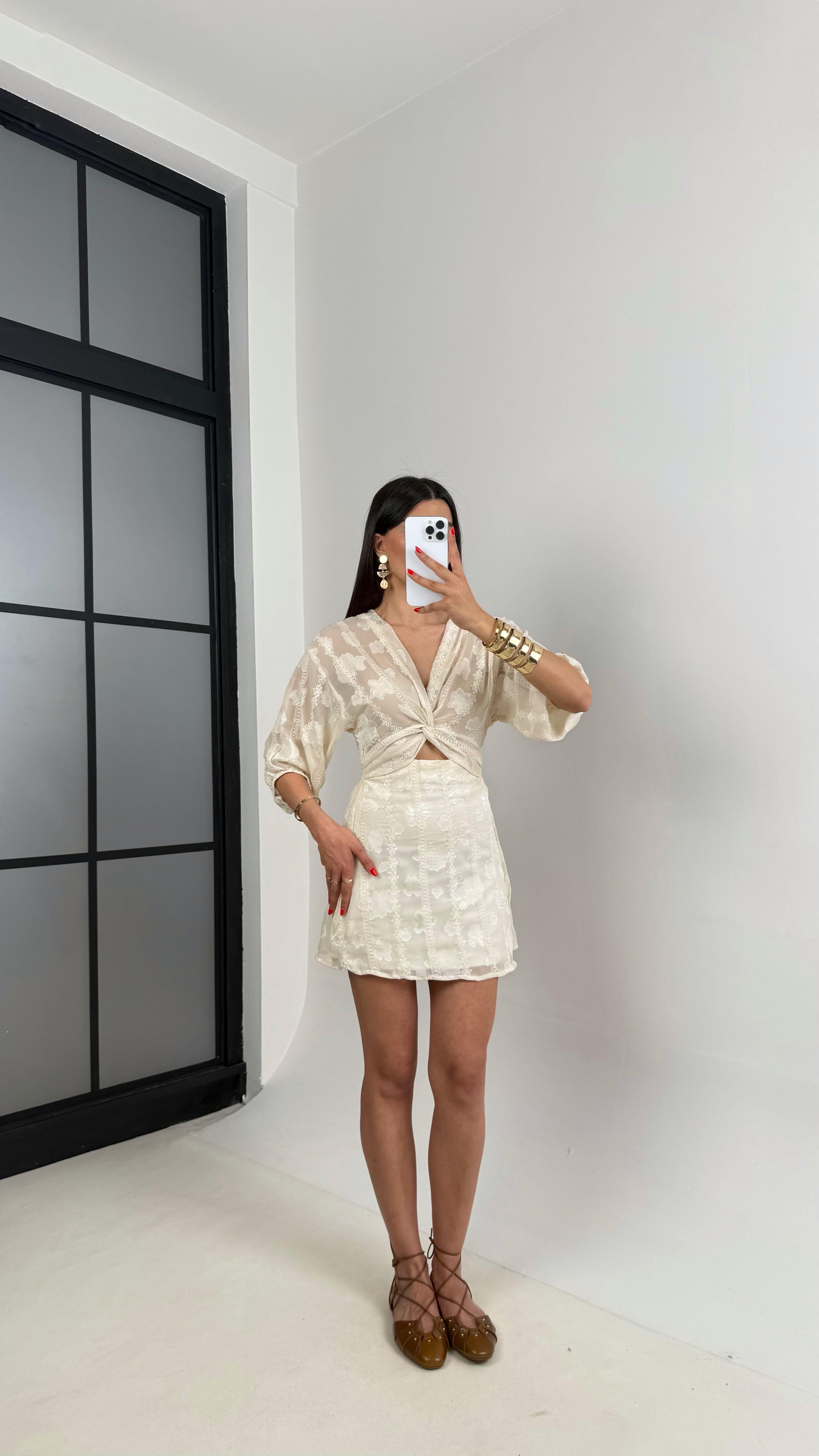 Ekru Dantel İşlemeli Astarlı Dekolteli Şifon Elbise Gaus00508GausELBİSEGU1002192