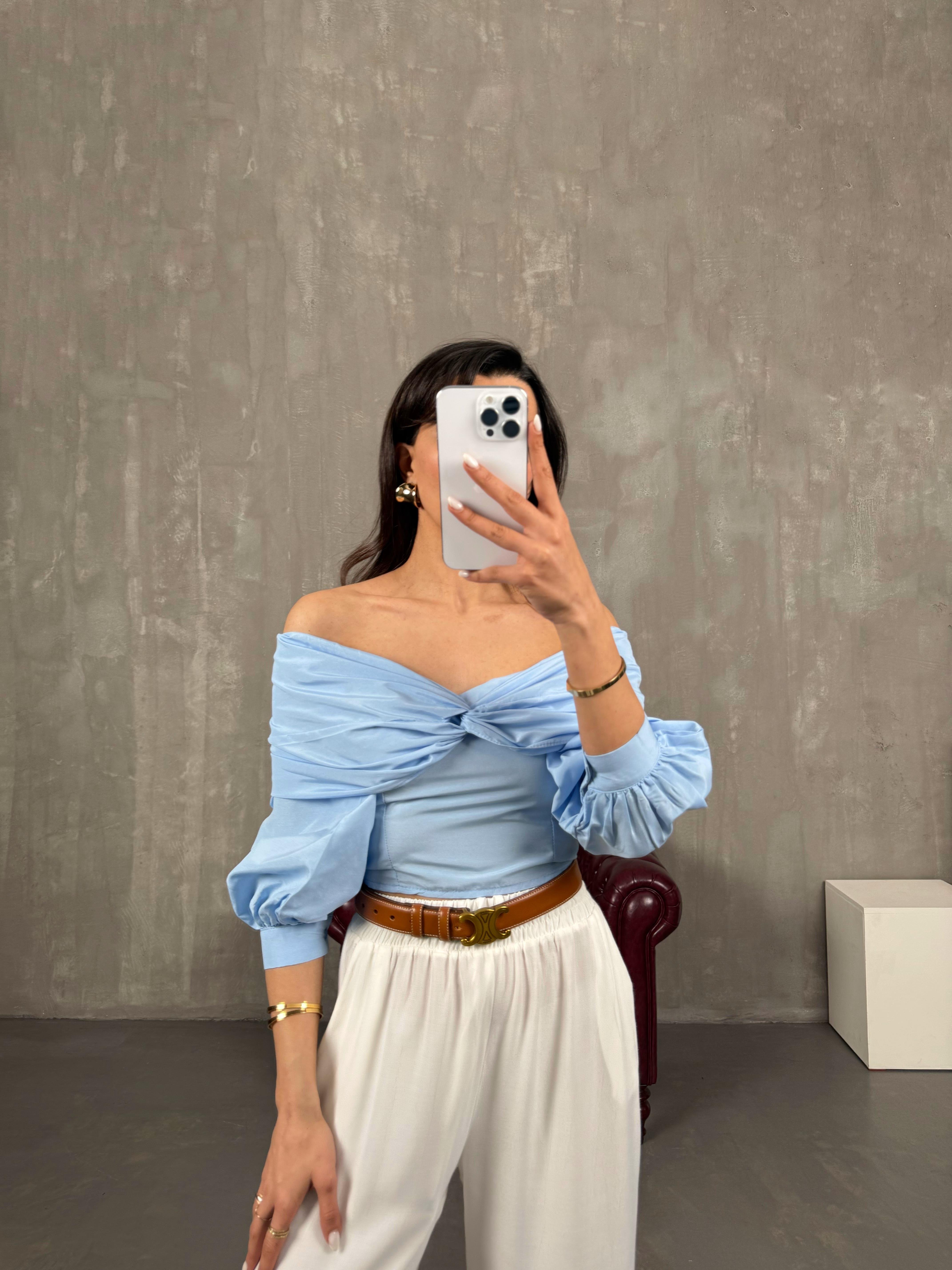 Blue Madonna Collar Crop Shirt Gaus00053