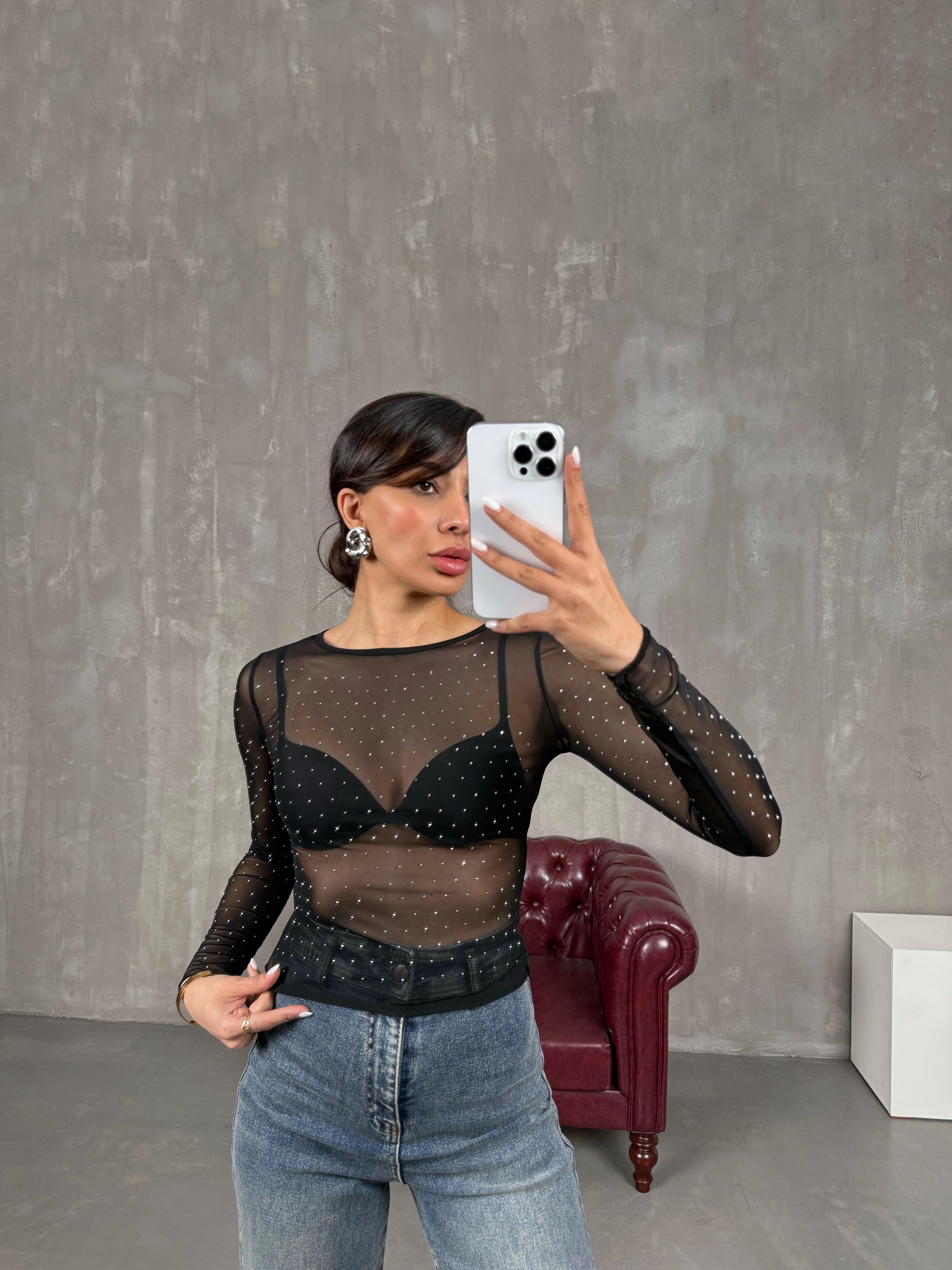 بلوزة شفافة لون أسود مزيّن بحجارة فضية Gaus00043