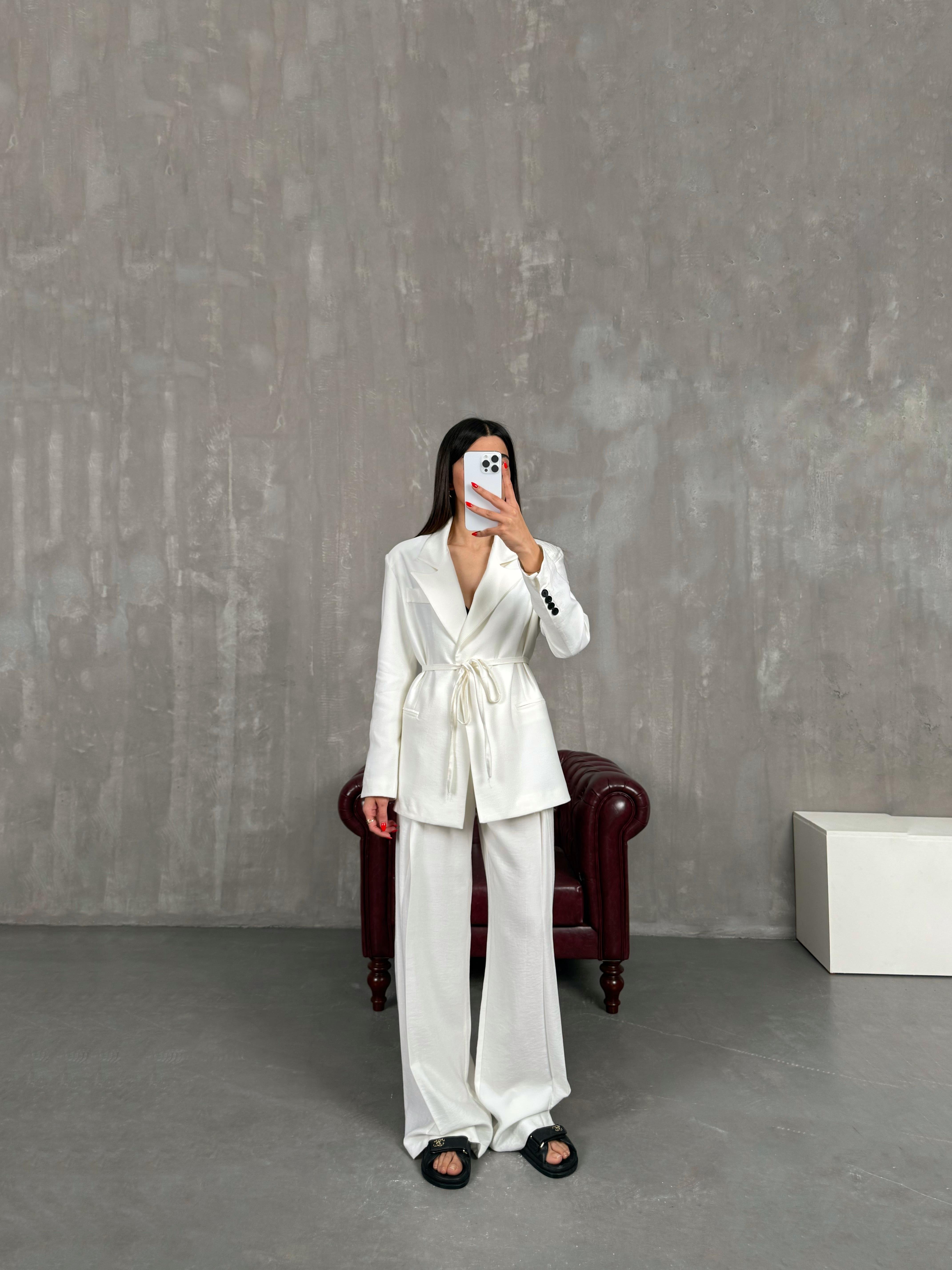 Krem Kuşak Bağlamalı Astarlı Takım Gaus00192GausTAKIMGU1001449