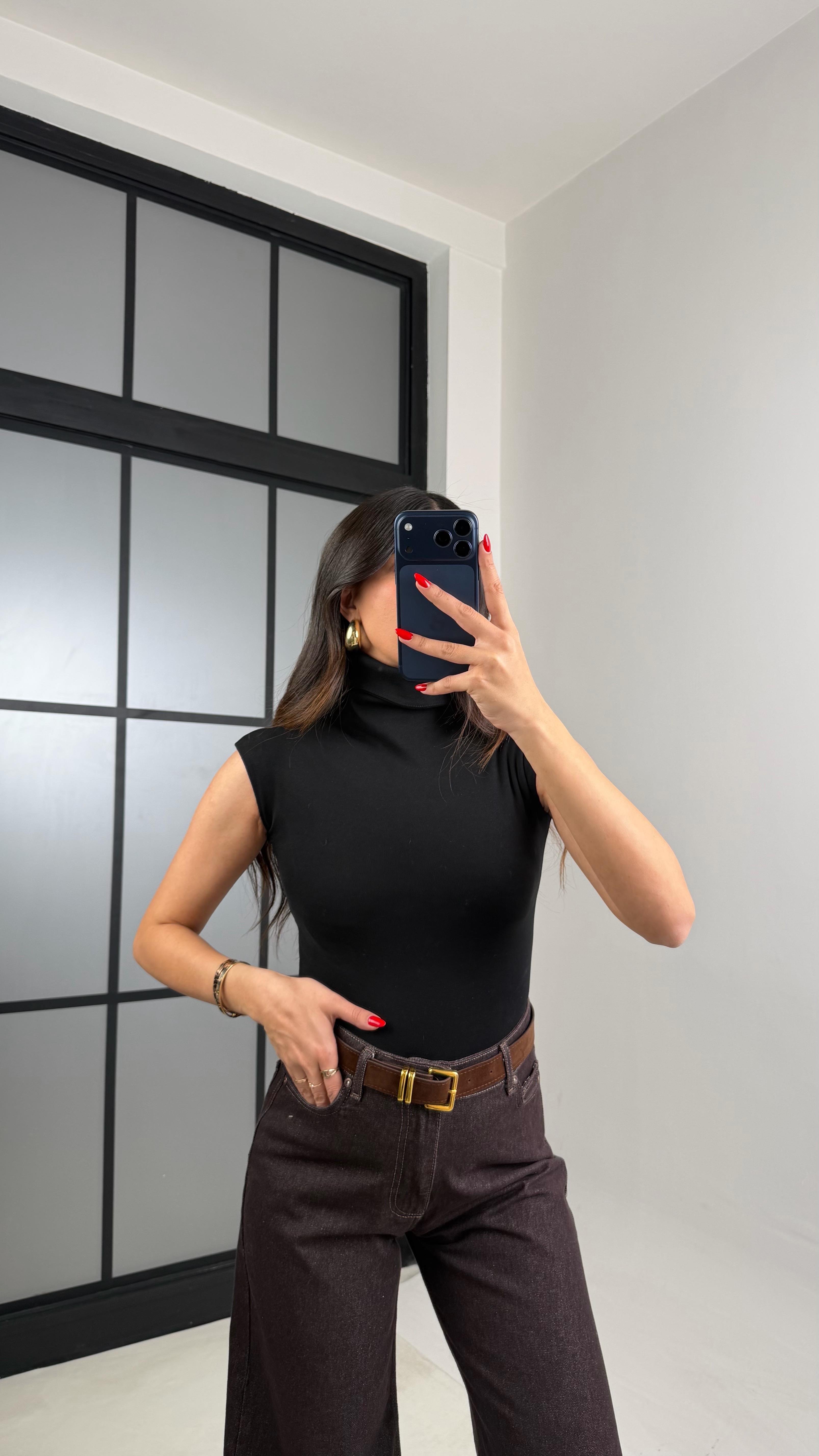 Siyah Balıkçı Yaka Sıfır Kol ZR Model Bodysuit GAUS-00942GAUSBODYSUİTGAUS-00942