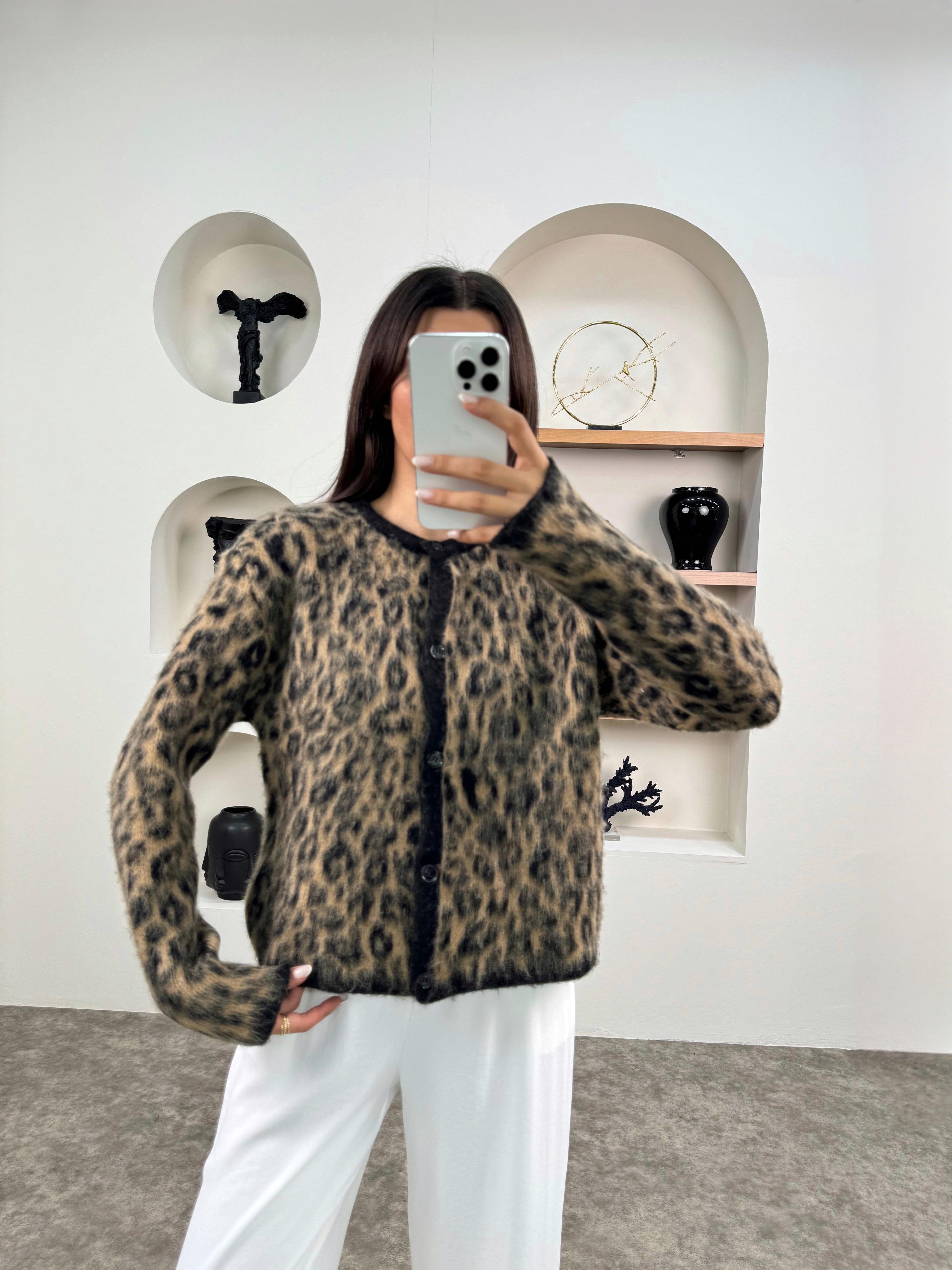MD Leopar Desenli Örme Sakallı Premium HırkaGausHIRKAGU0090357