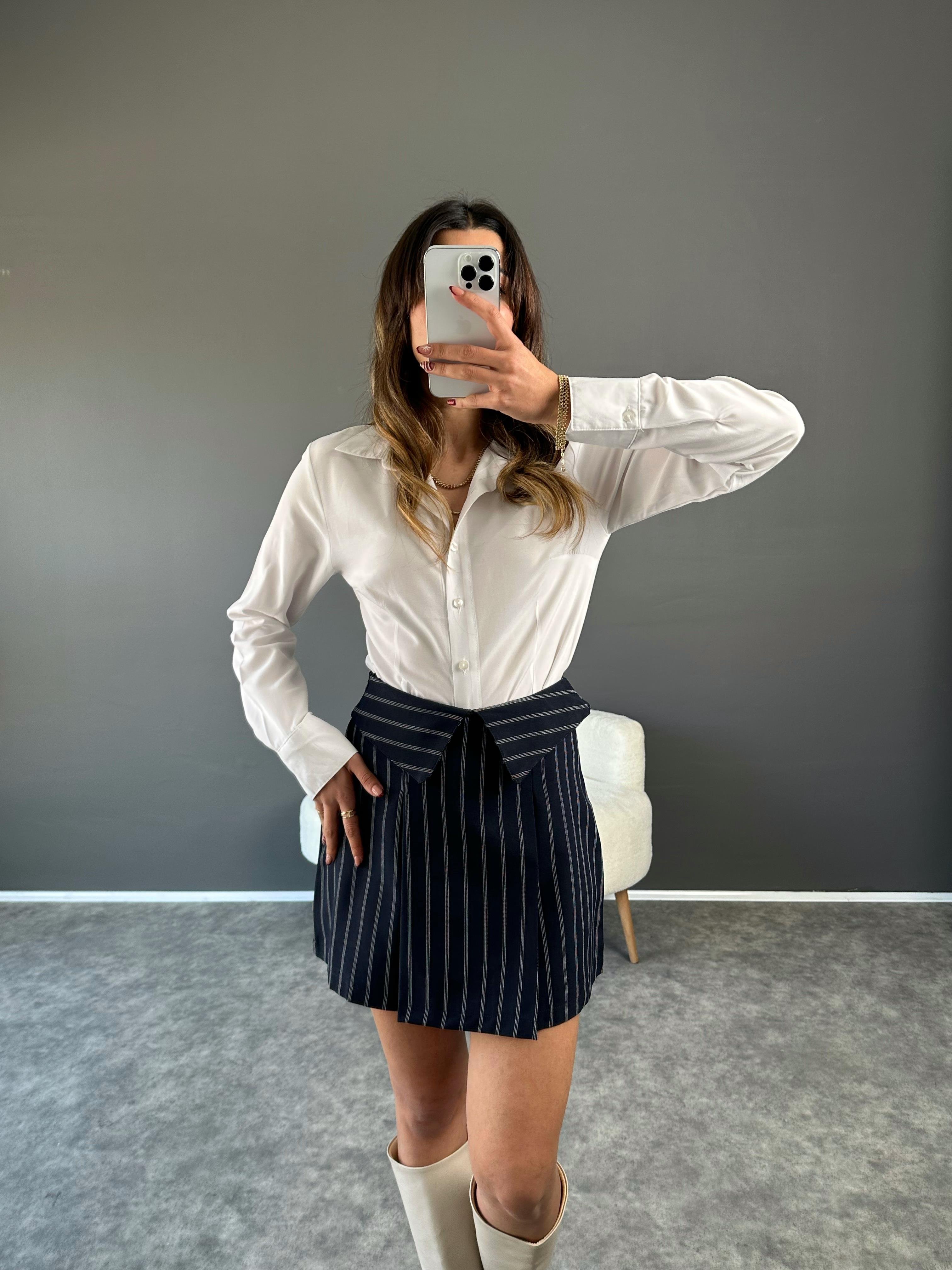 Lacivert Kemer Detaylı Şortu Etek