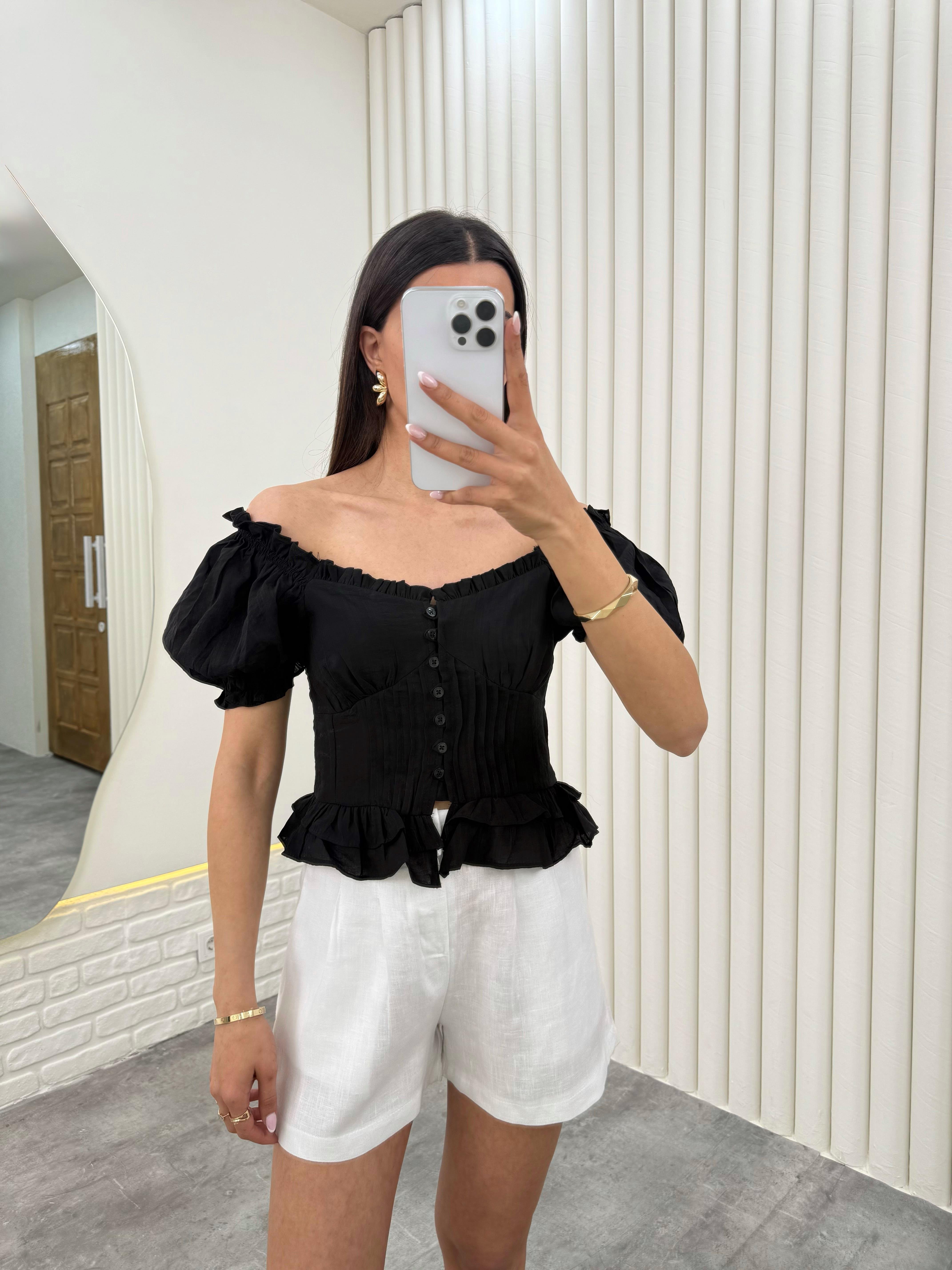 Siyah  Balon Kol Önü Düğmeli Fırfırlı Tensel Crop Bluz Gaus00279GausBlouseGU1001649