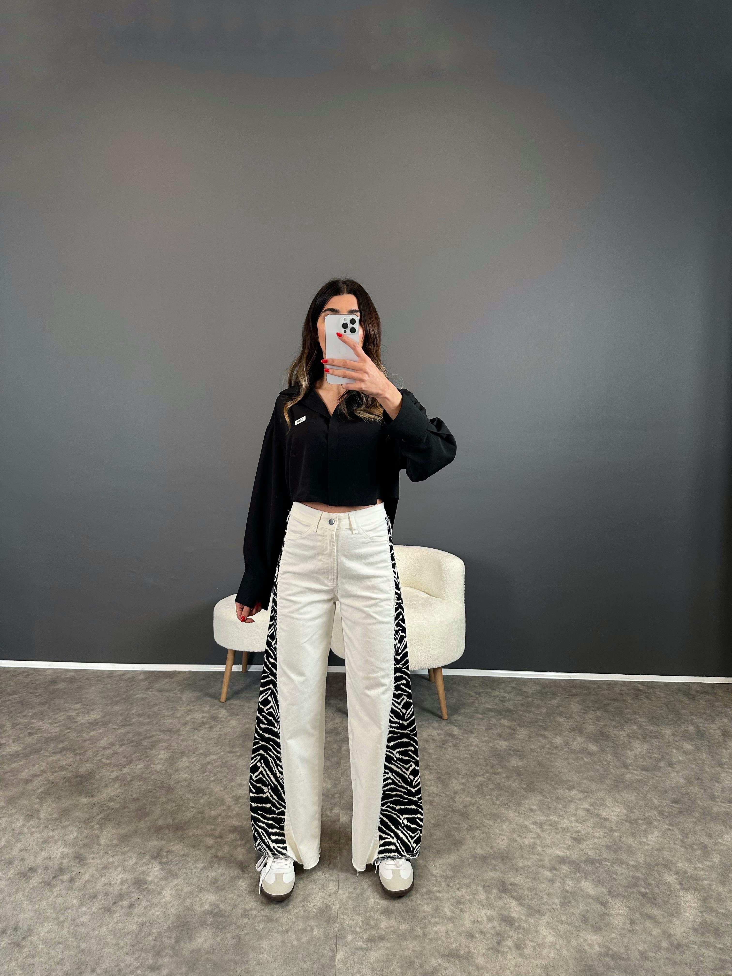 Ekru Yanları Zebra Desenli Jean 