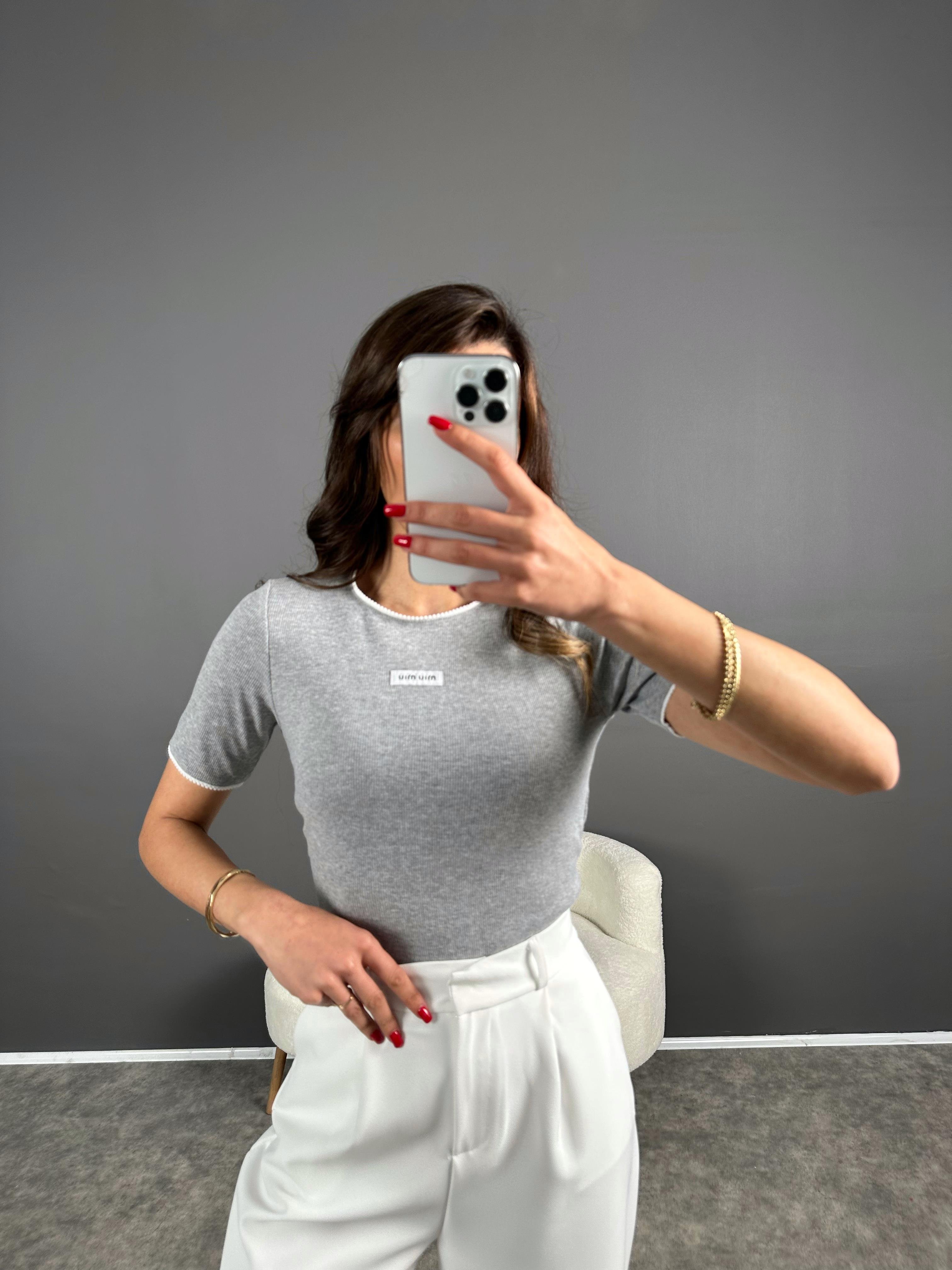 Abril Gri Baskılı Tshirt 