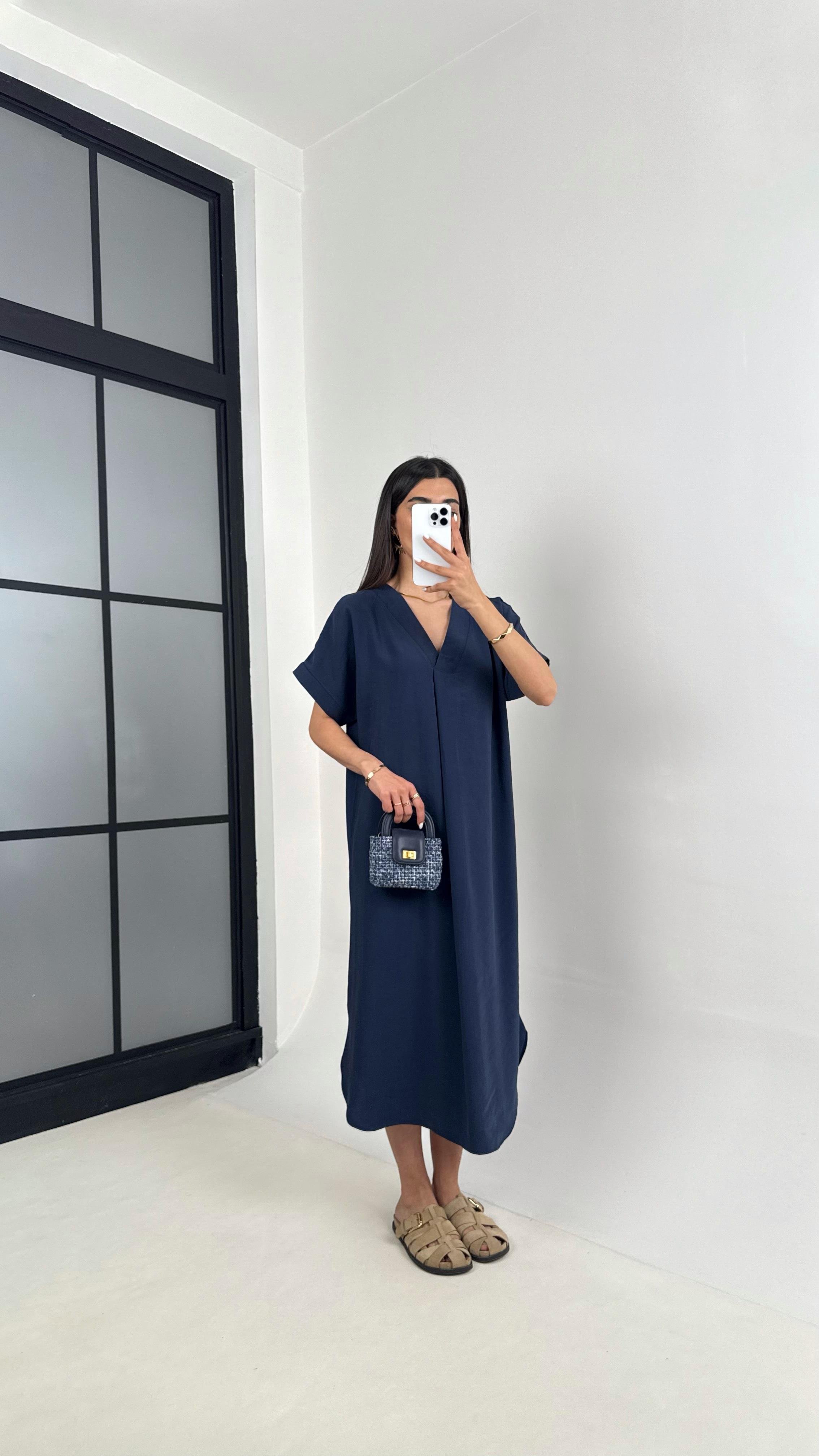 Lacivert V Yaka Tensel Kırışık Kumaş Basic Elbise Gaus00436 GausELBİSEGU1002031