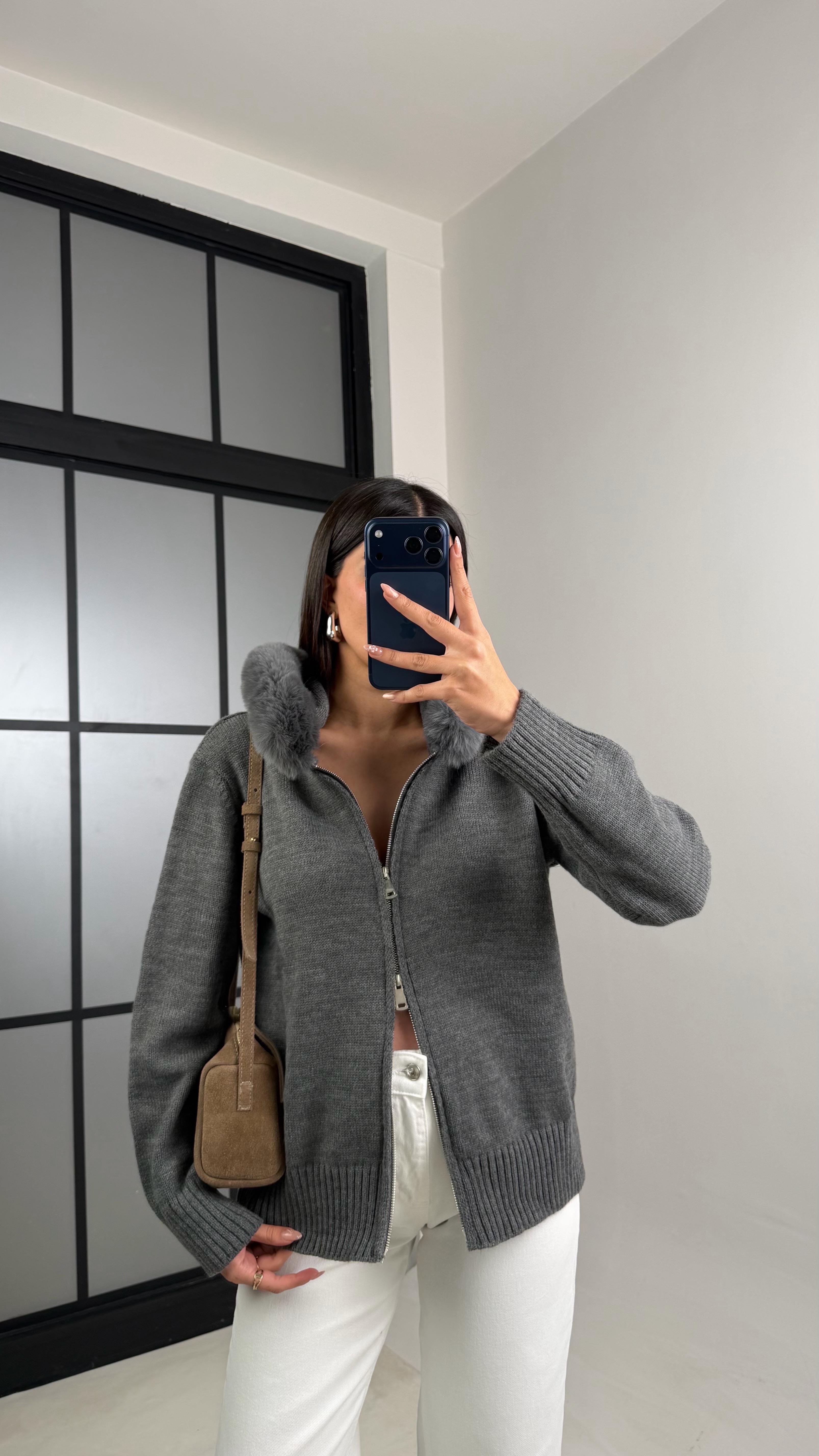 Antrasit Kürk Detaylı Kapüşonlu Triko Hırka GAUS-00883GAUSHIRKAGAUS-00883