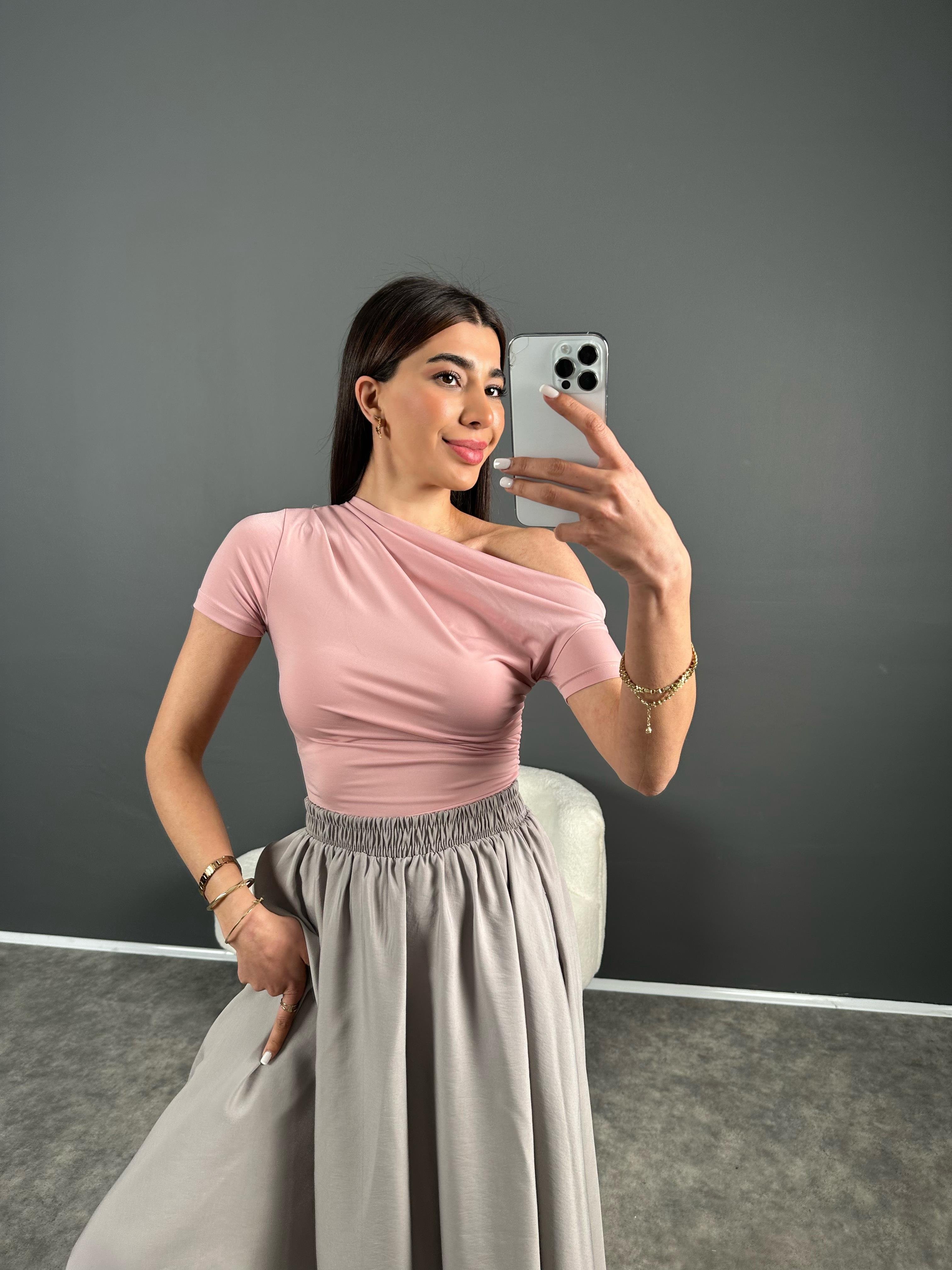 Pudra Degaje Omuz Düşük Bluz