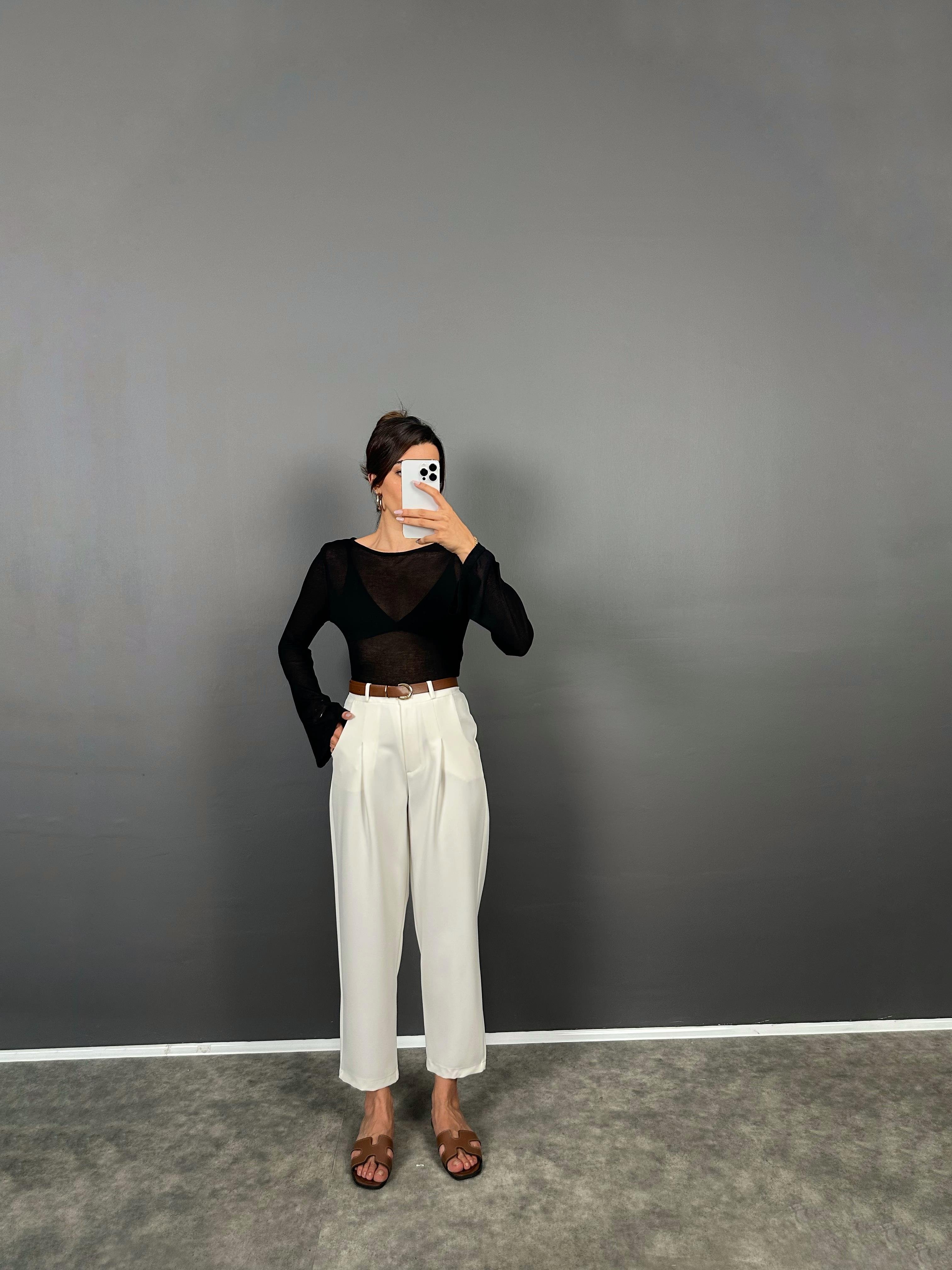 فيون بنطال جزرة أبيض موديل زد آر قماش كريب مع حزام