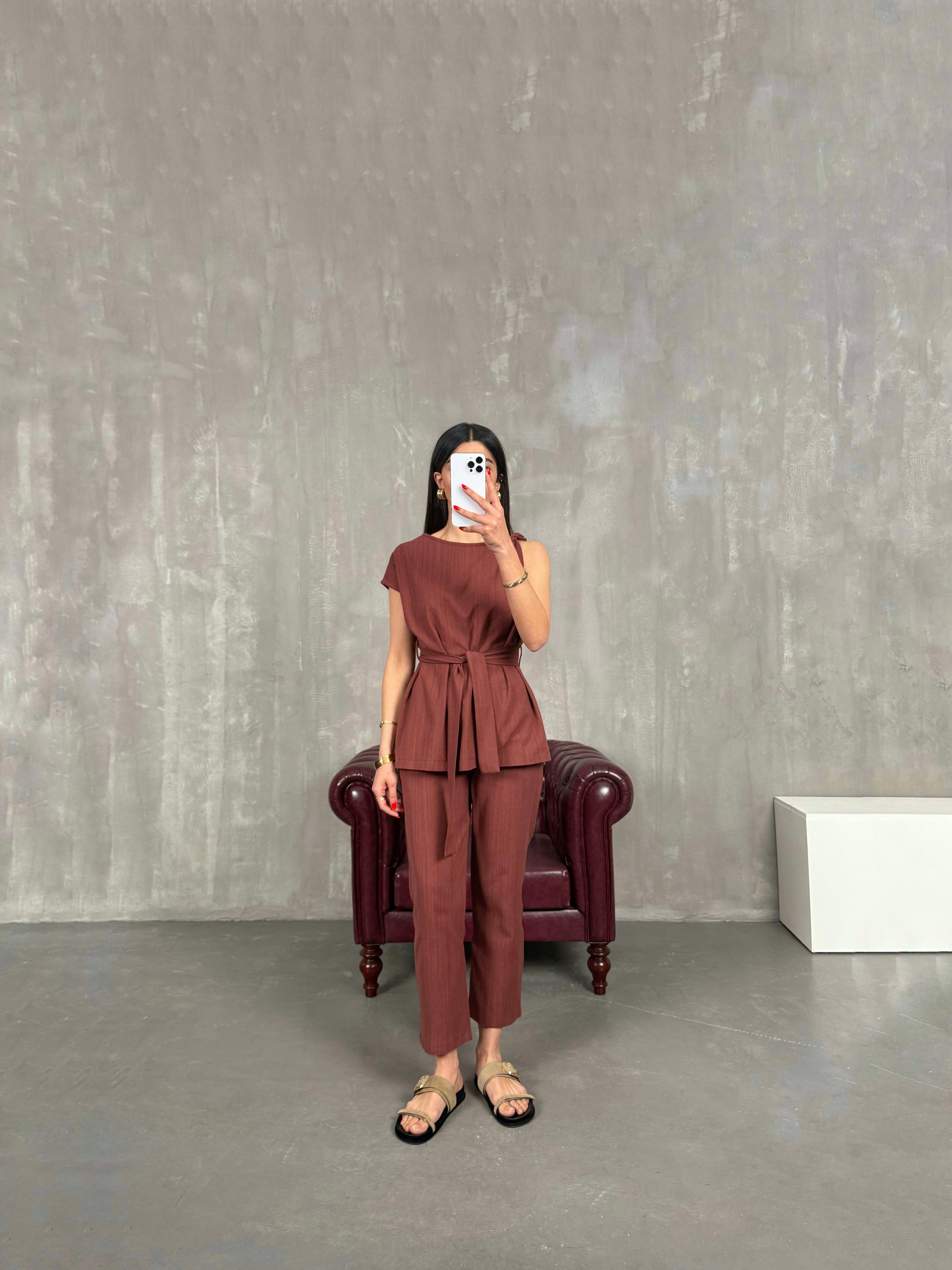 Kiremit Omuz Detaylı Kuşaklı Keten Takım Gaus00188GausTAKIMGU1001435