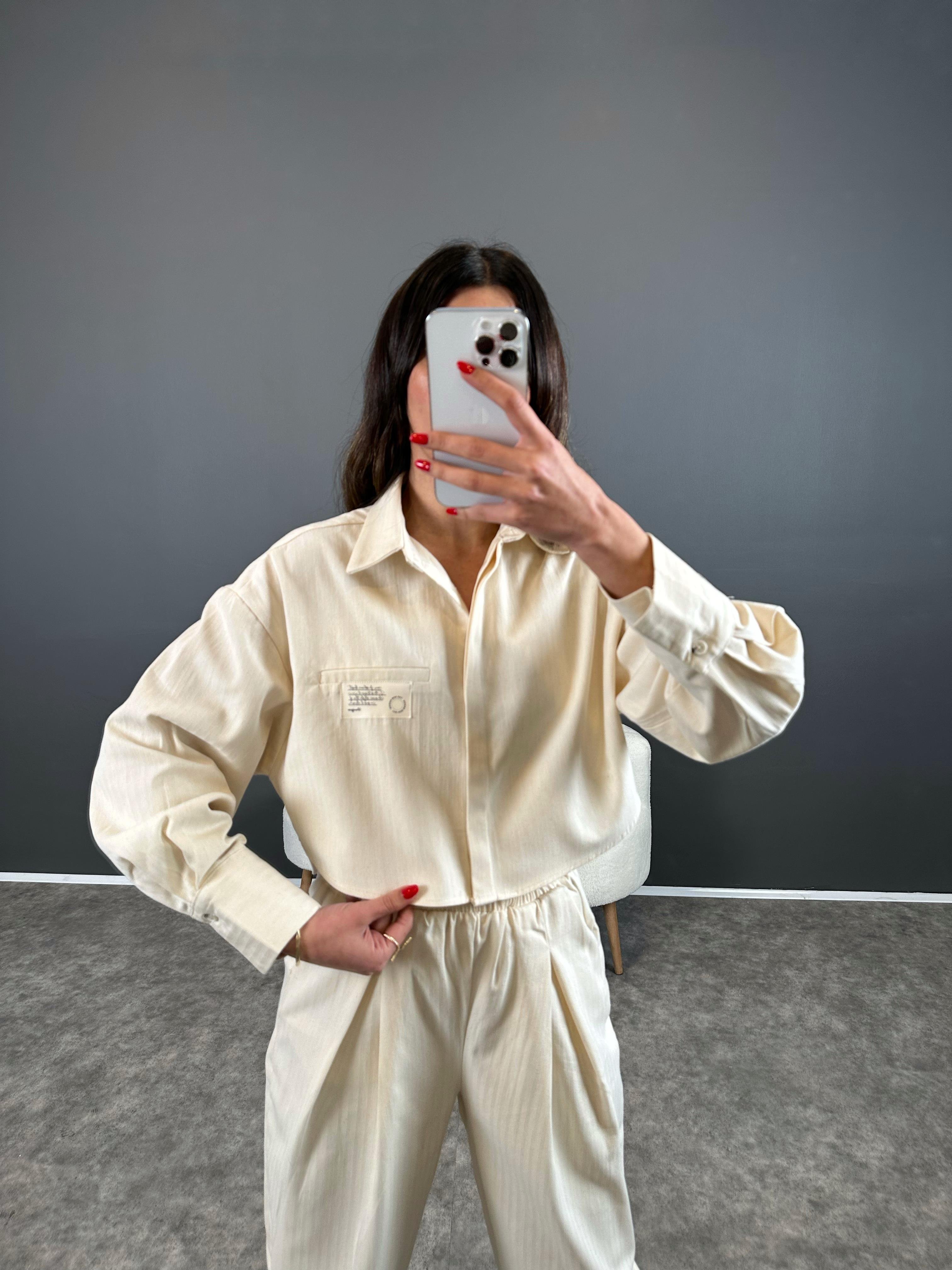 Gabardin Arkası Düğme Detaylı Gömlek GausGÖMLEKGU004380