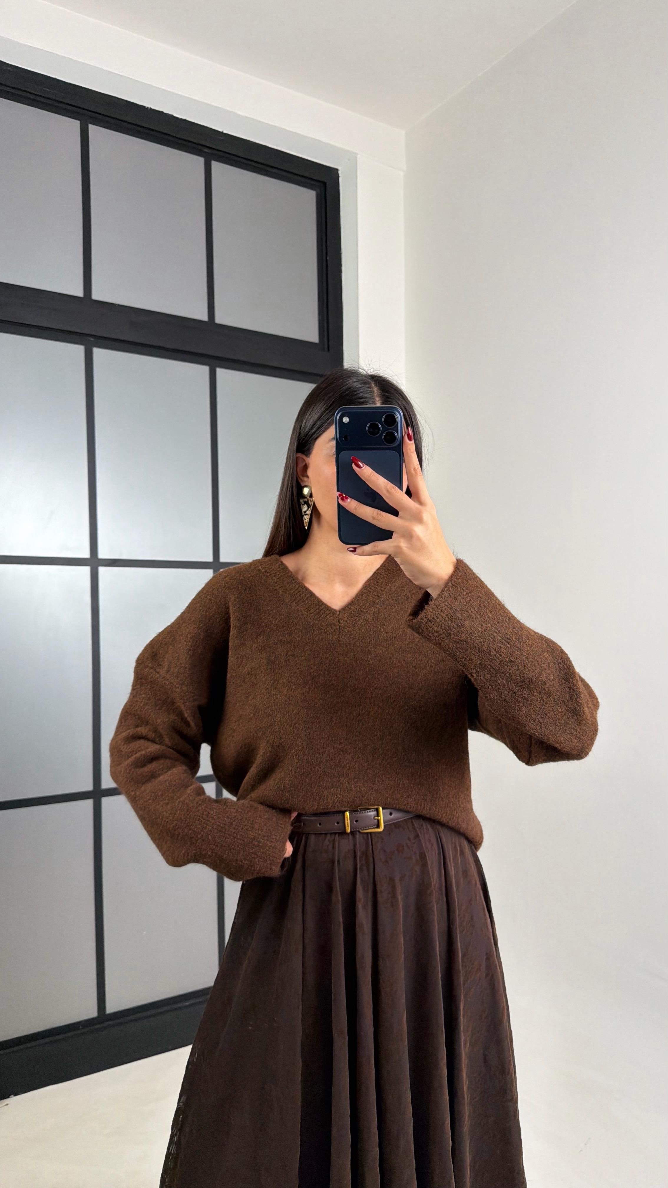 Kahve V Yaka Yumuşak Dokulu Kazak GAUS-00689GAUSKAZAKGAUS-00689