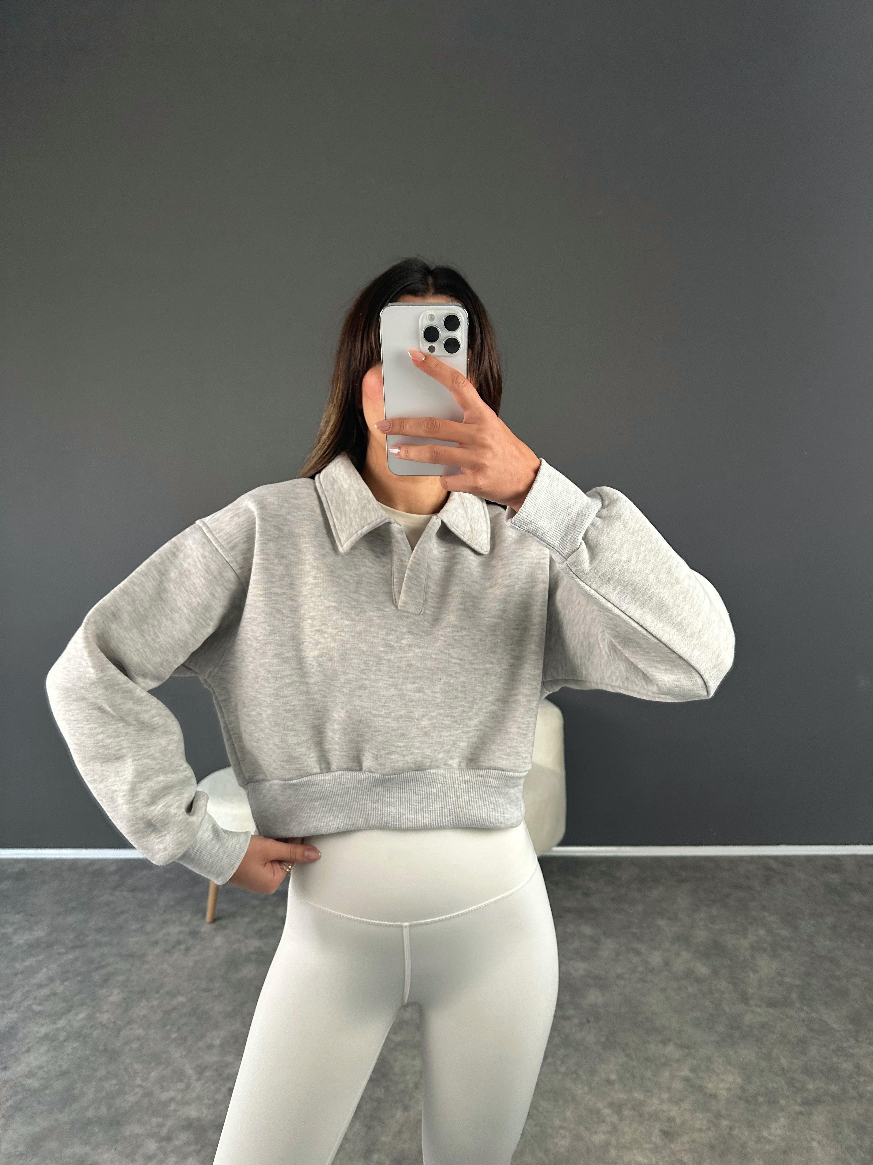 Gri Polo Yaka Şardonlu Crop SweatshirtGausSWEATSHIRTGU002626
