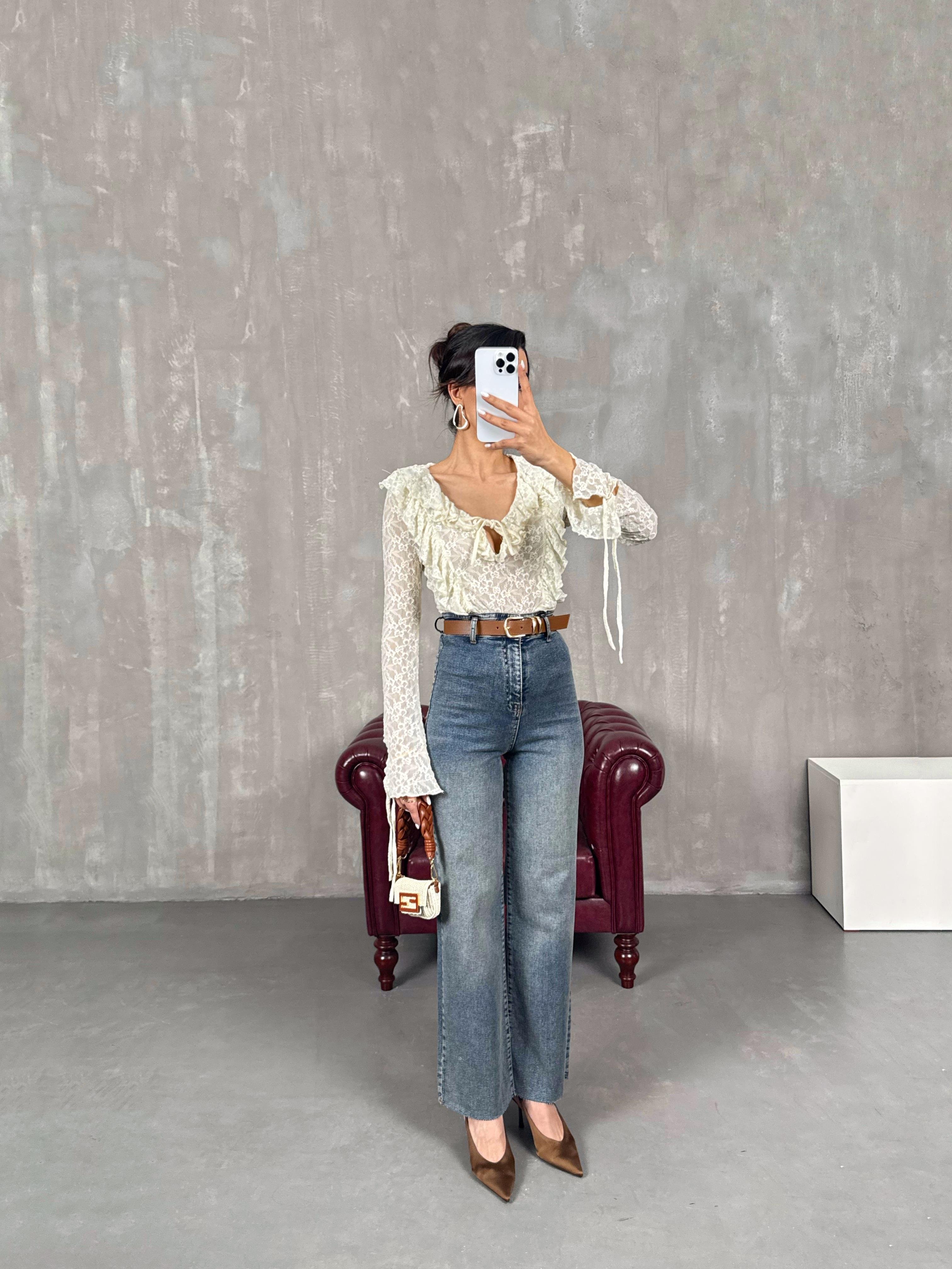 جينز أزرق داكن مع حزام وساق مقصوصة Gaus00049