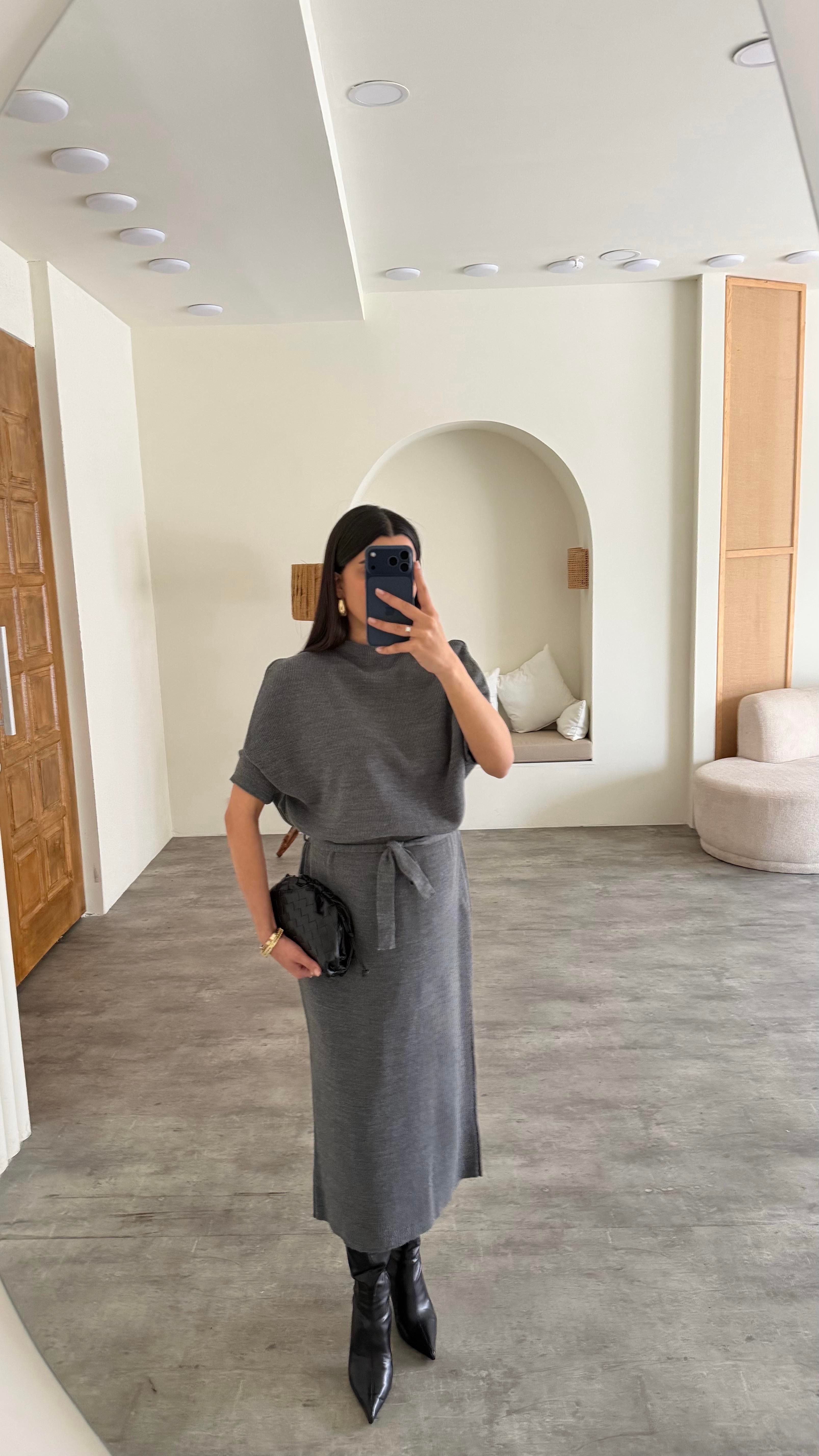 Gri Kuşaklı Triko Midi Elbise GAUS-01169GAUSELBİSEGAUS-01169