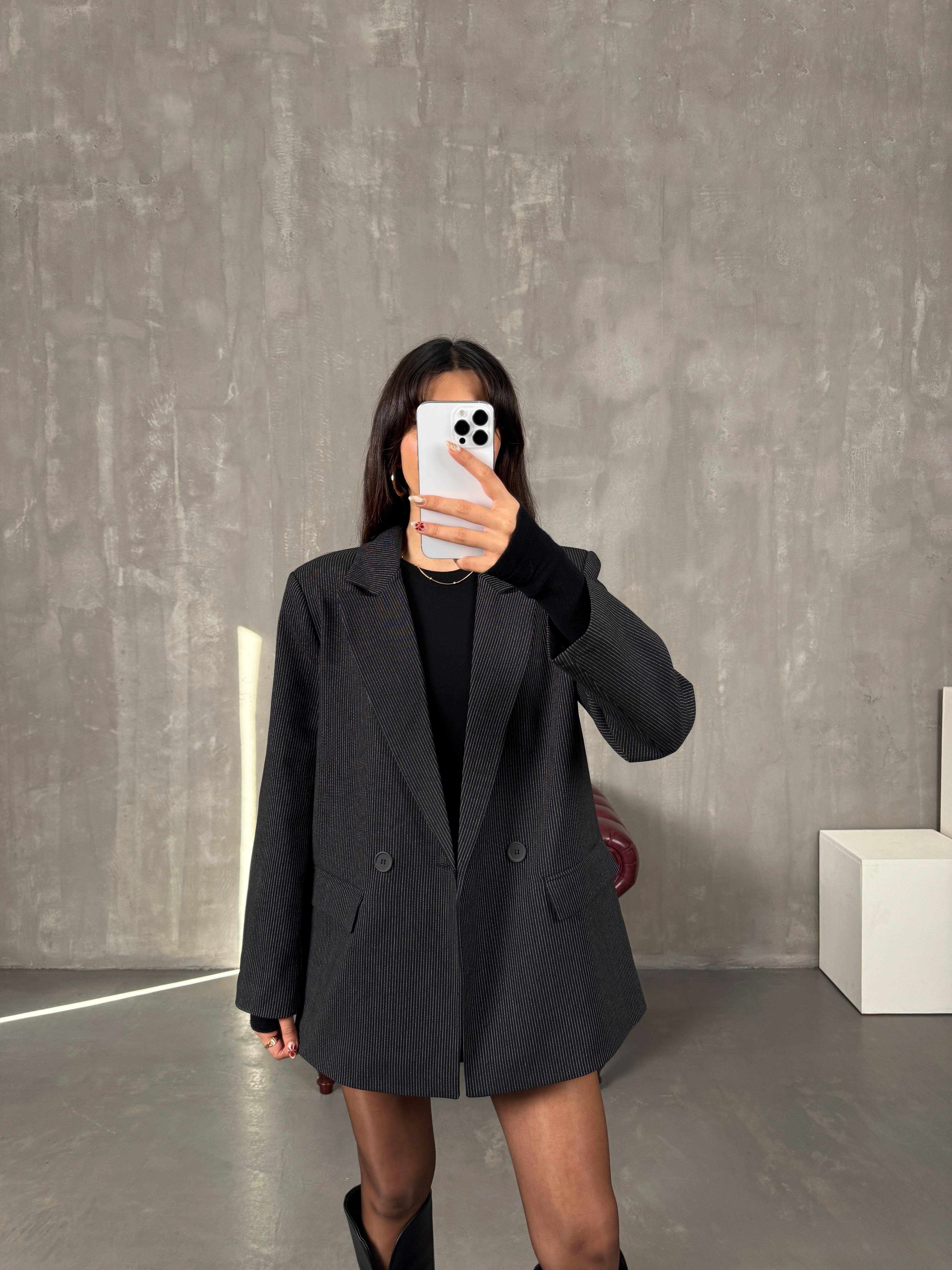 Linda Siyah Çizgili Astarlı Blazer Ceket