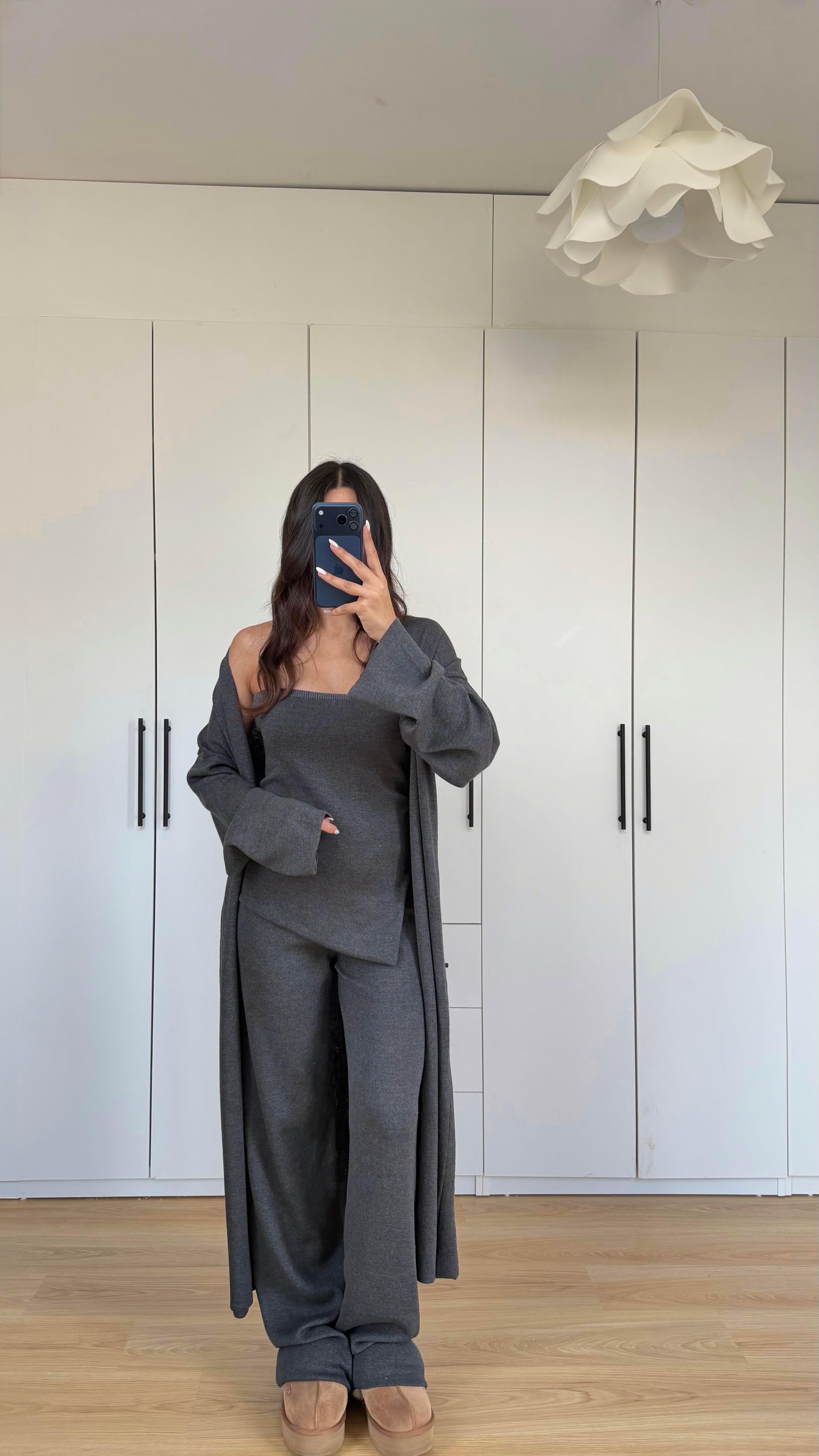 Antrasit Asimetrik Crop Hırka Beli Lastikli Pantolon 3'lü Triko Takım GAUS-00588GAUSTAKIMGAUS-00588