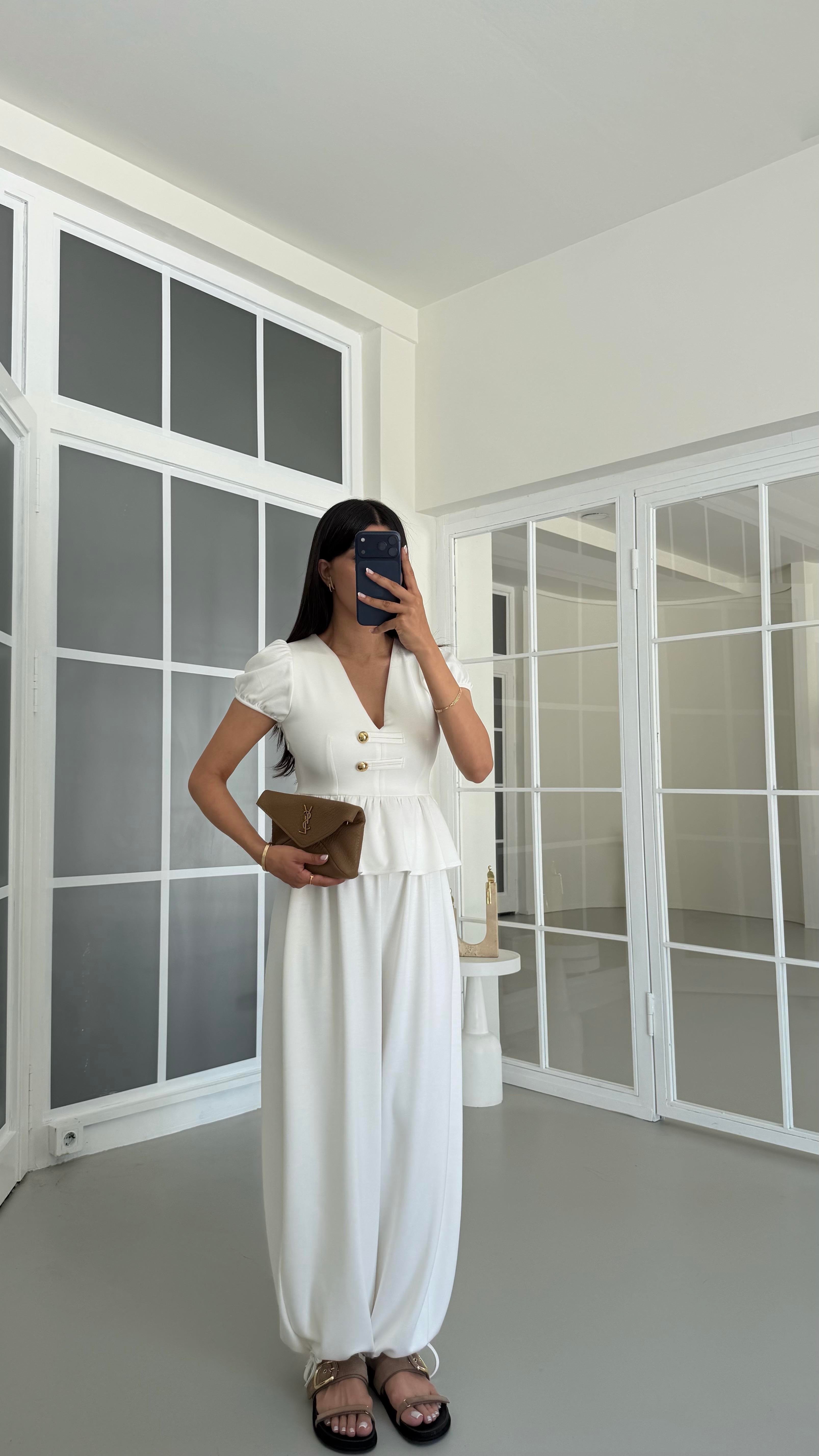 Ekru Gold Düğme Detaylı Peplum Bluz Beli Lastikli Şalvar Pantolon İkili Modal Takım GAUS-01673GAUSTAKIMGAUS-01673