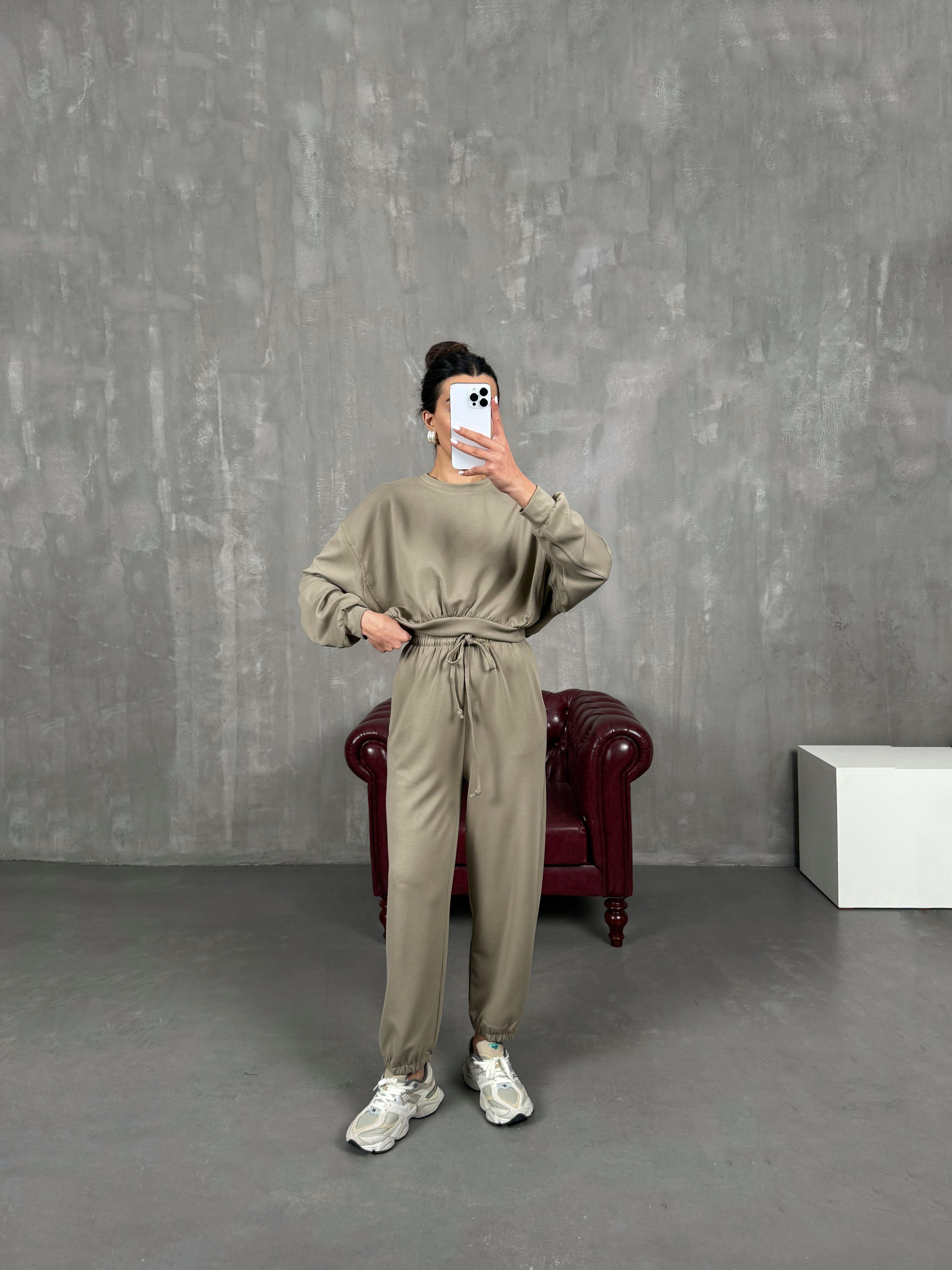 نيمو طقم كاكي قماش مودال بريميوم بياقة دائرية