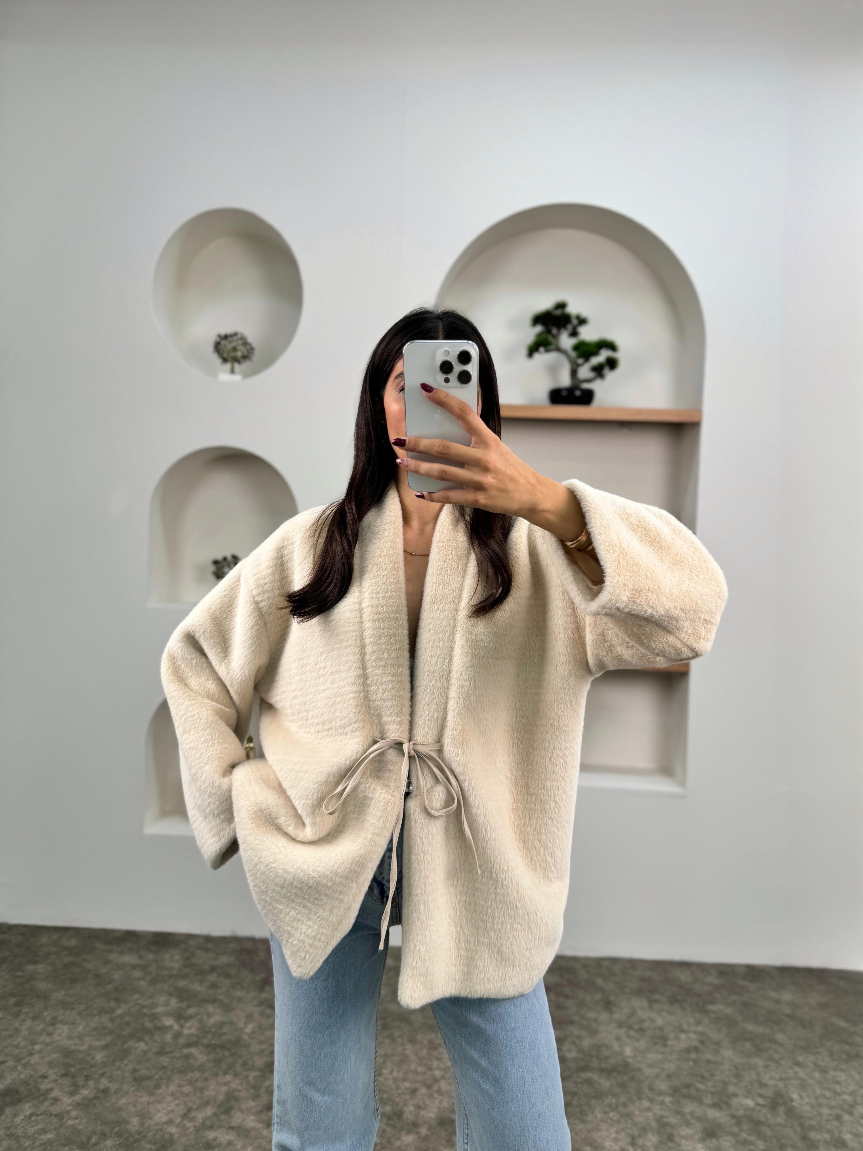 Carol Taş Bağlamalı Astarlı Yumuşak Sakallı Kürk Ceket