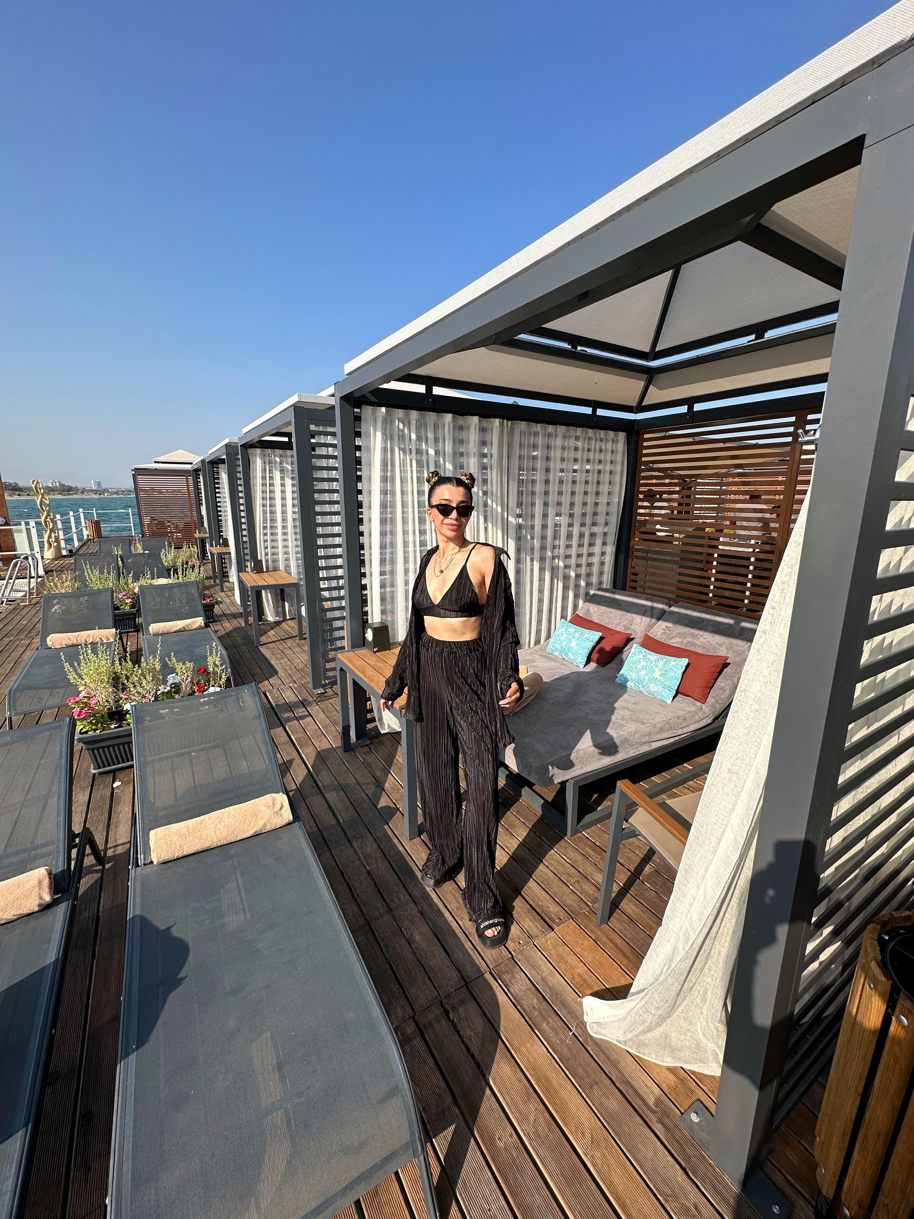 Antonina Siyah Piliseli Üçlü TakımGausTAKIMGU001730