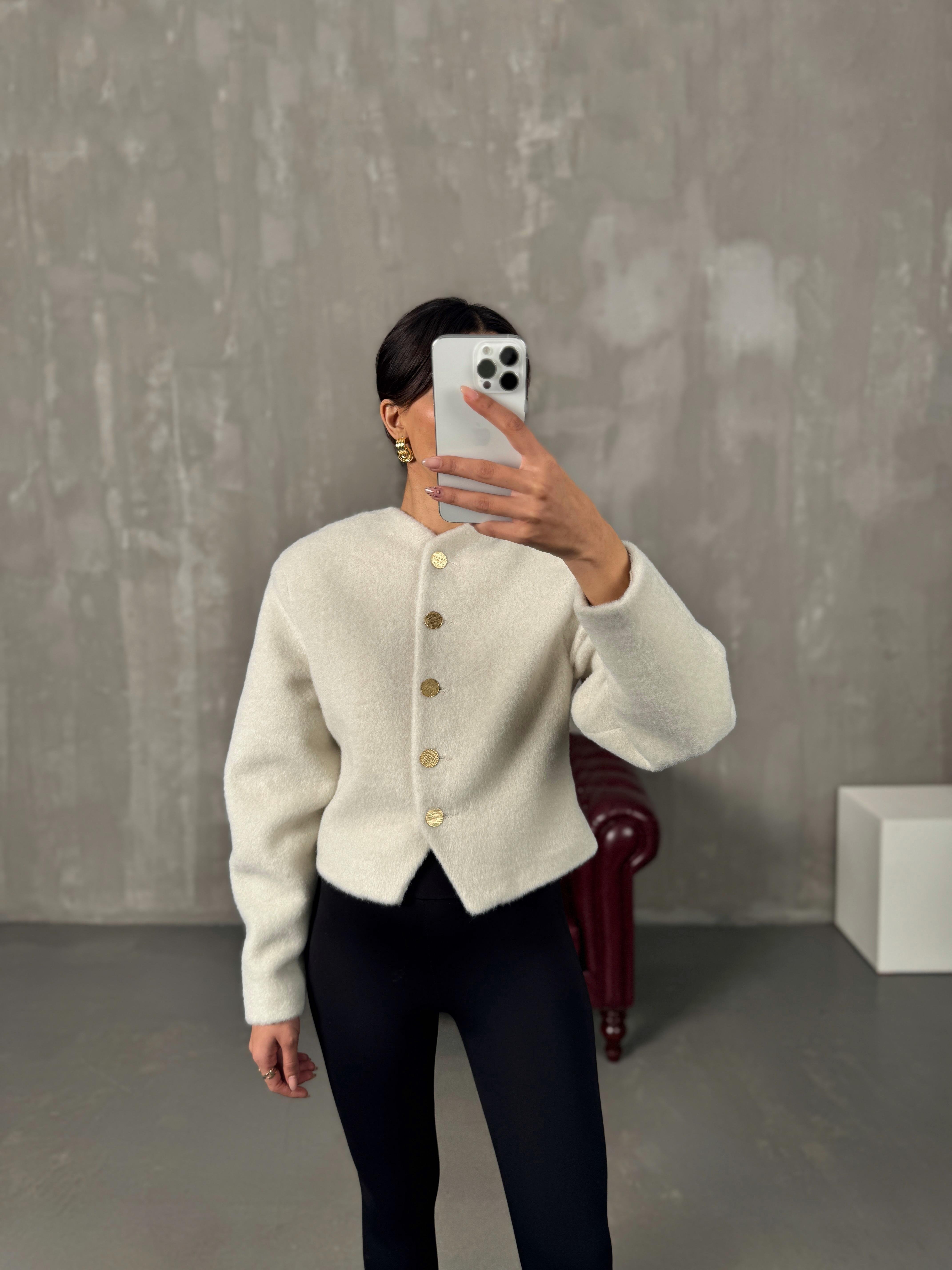 فينيسيا جاكيت قماش كاشمير بأزرار لون إكرو