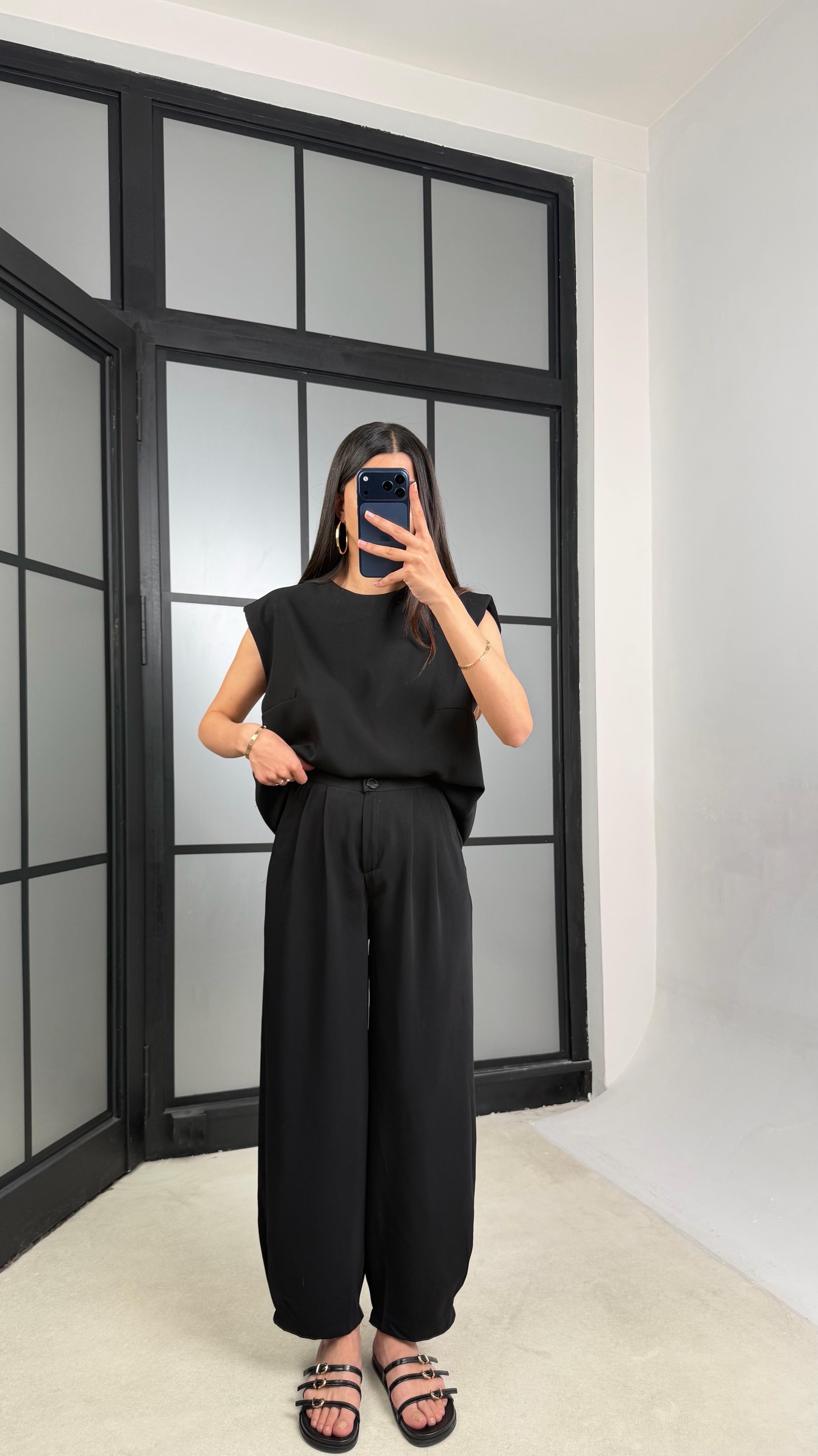 Siyah Vatkalı Bluz Beli Lastikli Pantolon Krep Kumaş Takım GAUS-01485GAUSTAKIMGAUS-01485