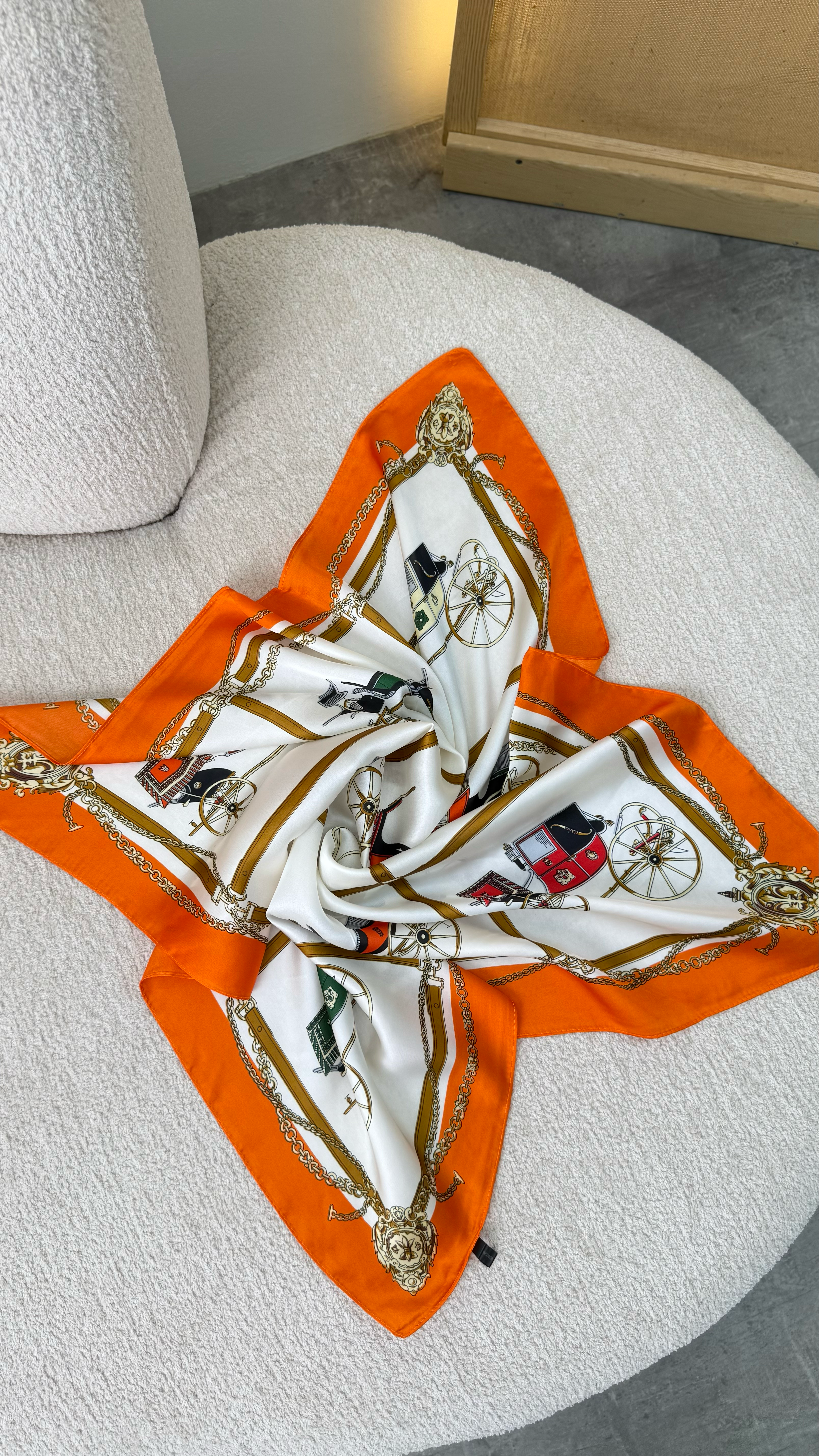 Turuncu At Arabası Desenli Fular GAUS-00337GAUSŞal & FularGAUS-00337