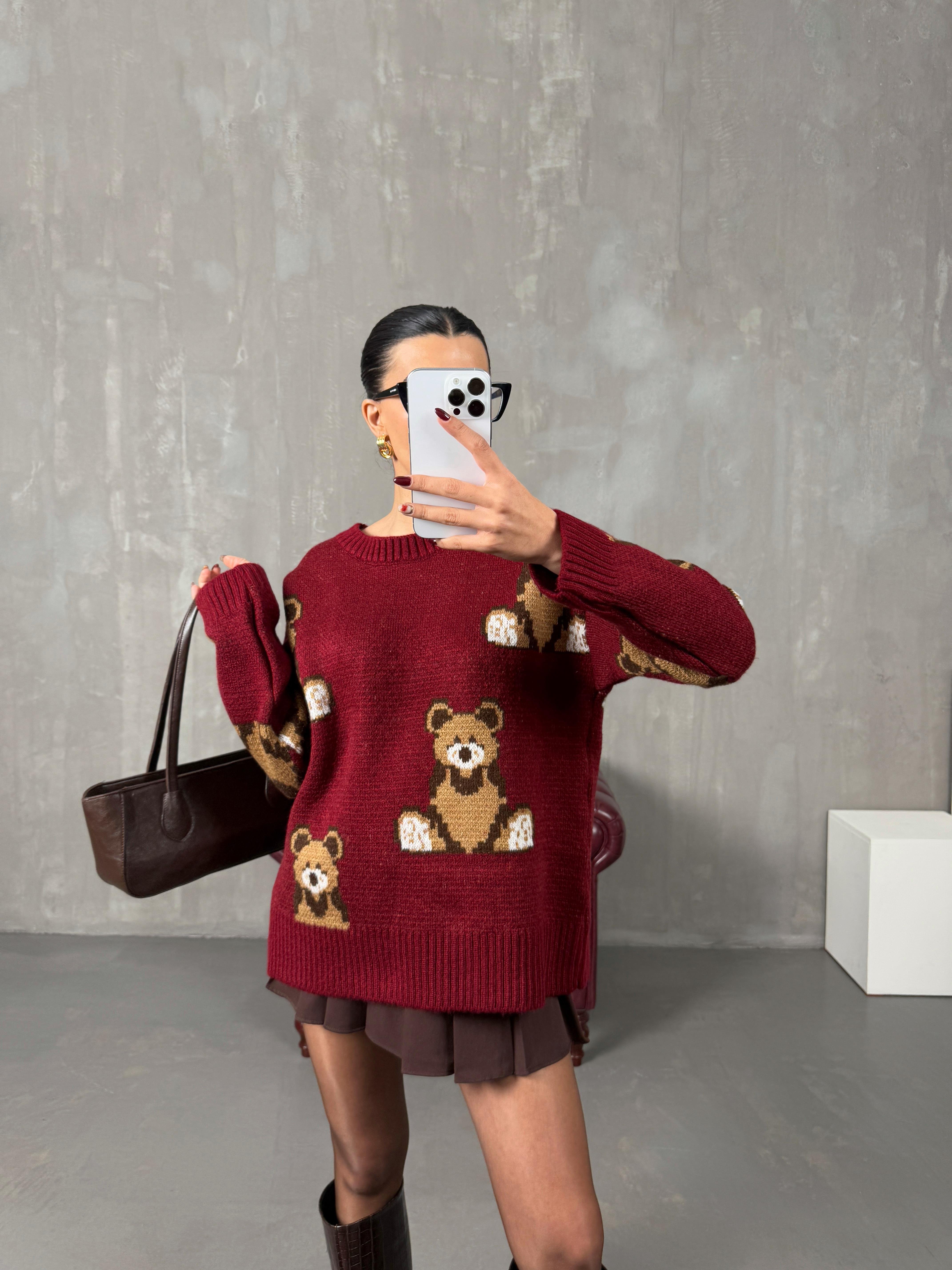 لافيس كنزة تريكو لون بوردو محبوكة بنمط تيدي