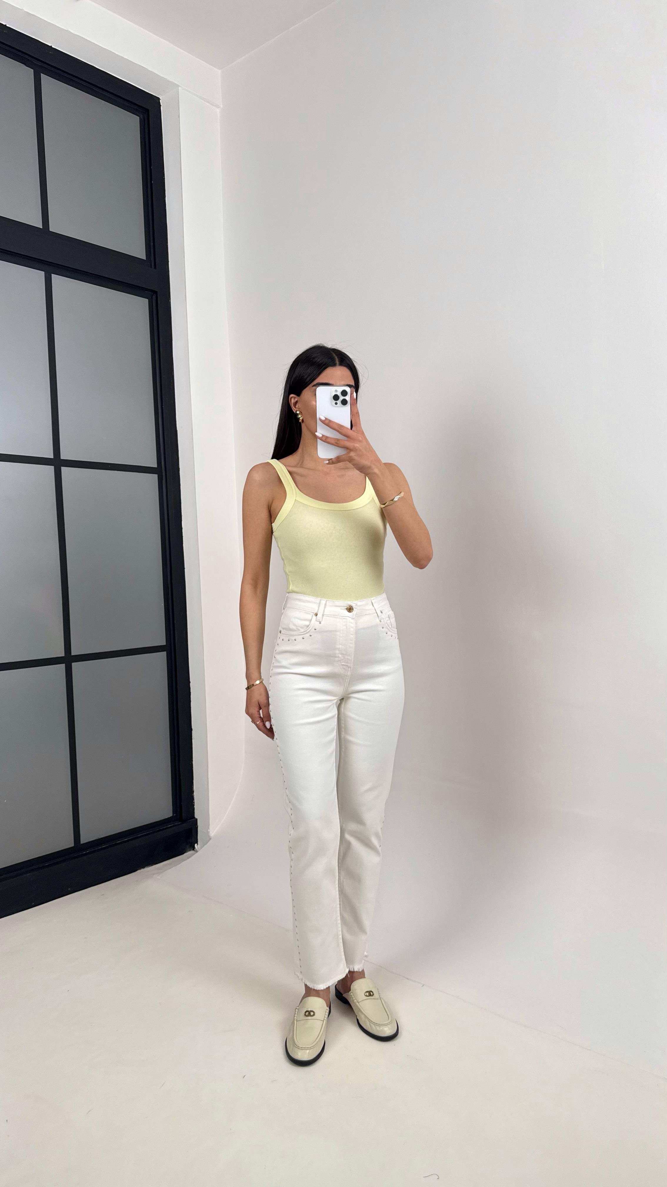 Ekru Gold Zımba Detaylı Kesik Paça Jean Gaus00379GausDENİM PANTOLONGU1001885