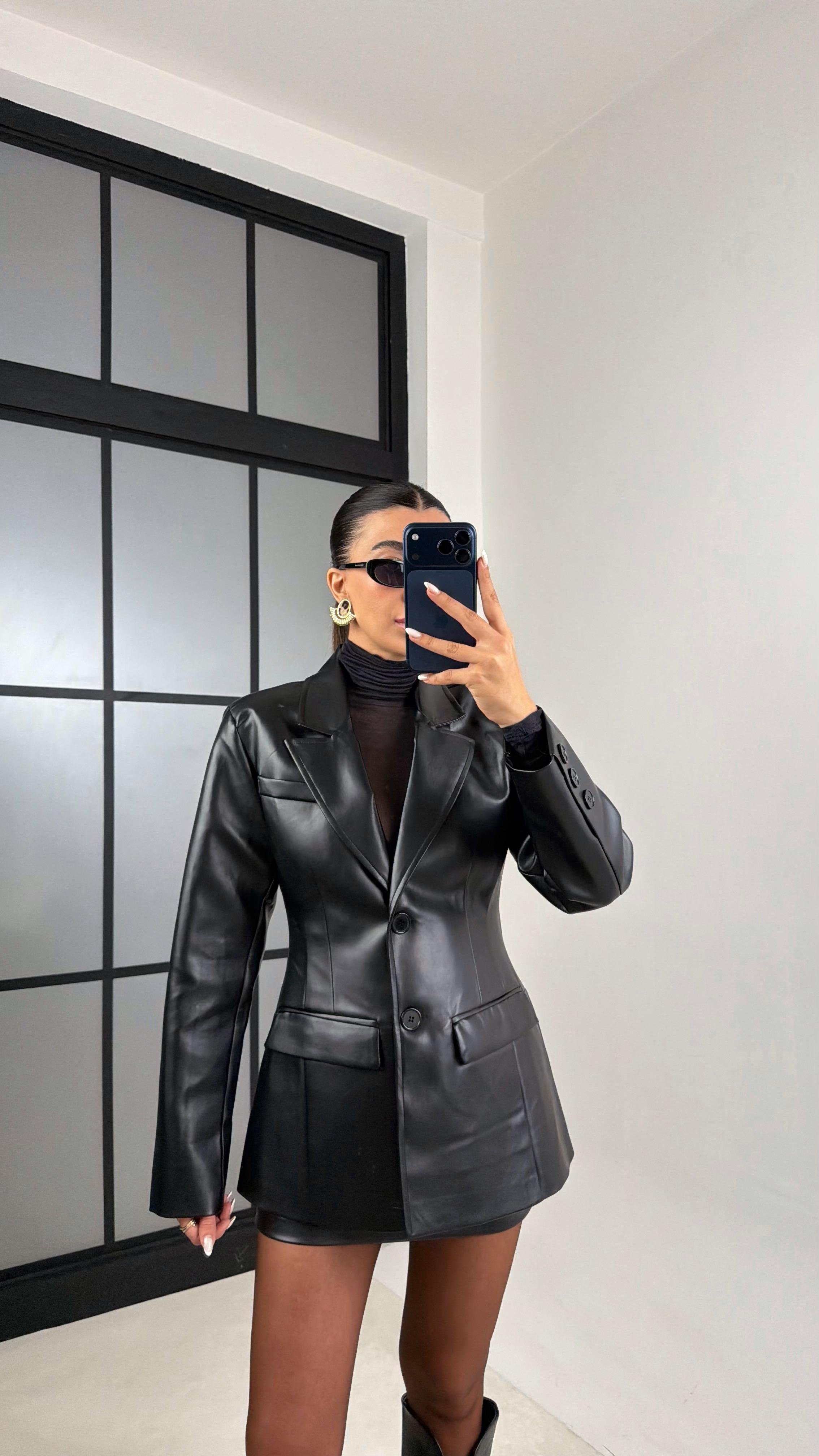 Siyah Astarlı Vatkalı Blazer Ceket Etek Premium Deri Takım GAUS-00657GAUSTAKIMGAUS-00657