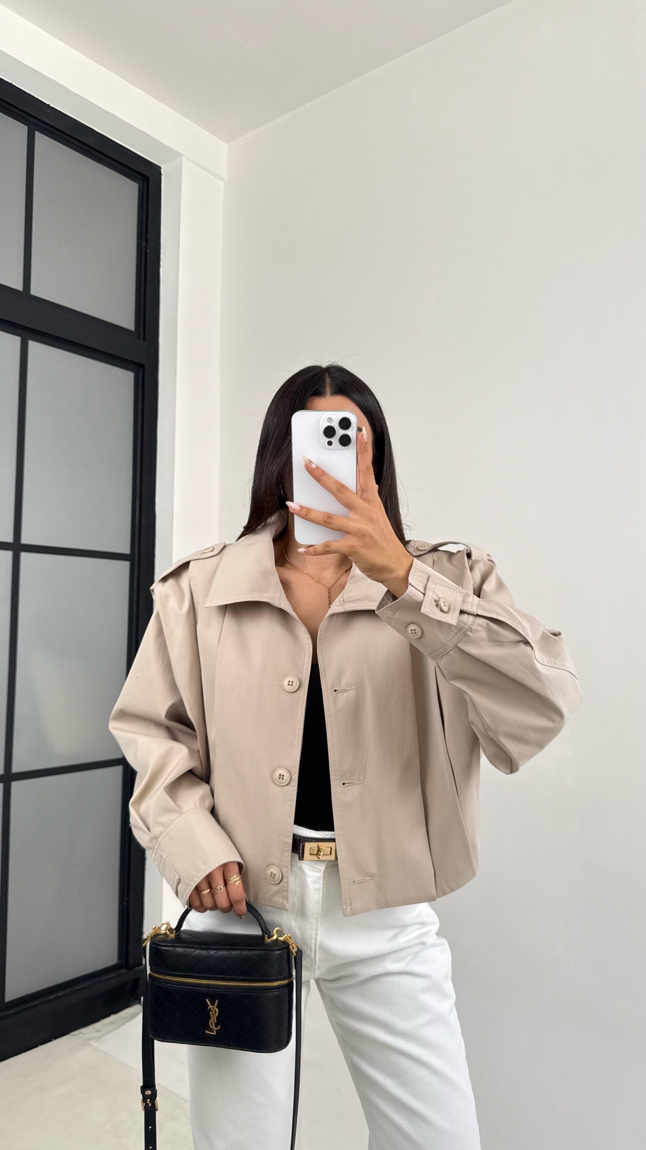 Taş Pile Detaylı Astarlı Kısa Trençkot GAUS-0089GAUSTRENÇKOTGAUS-0089