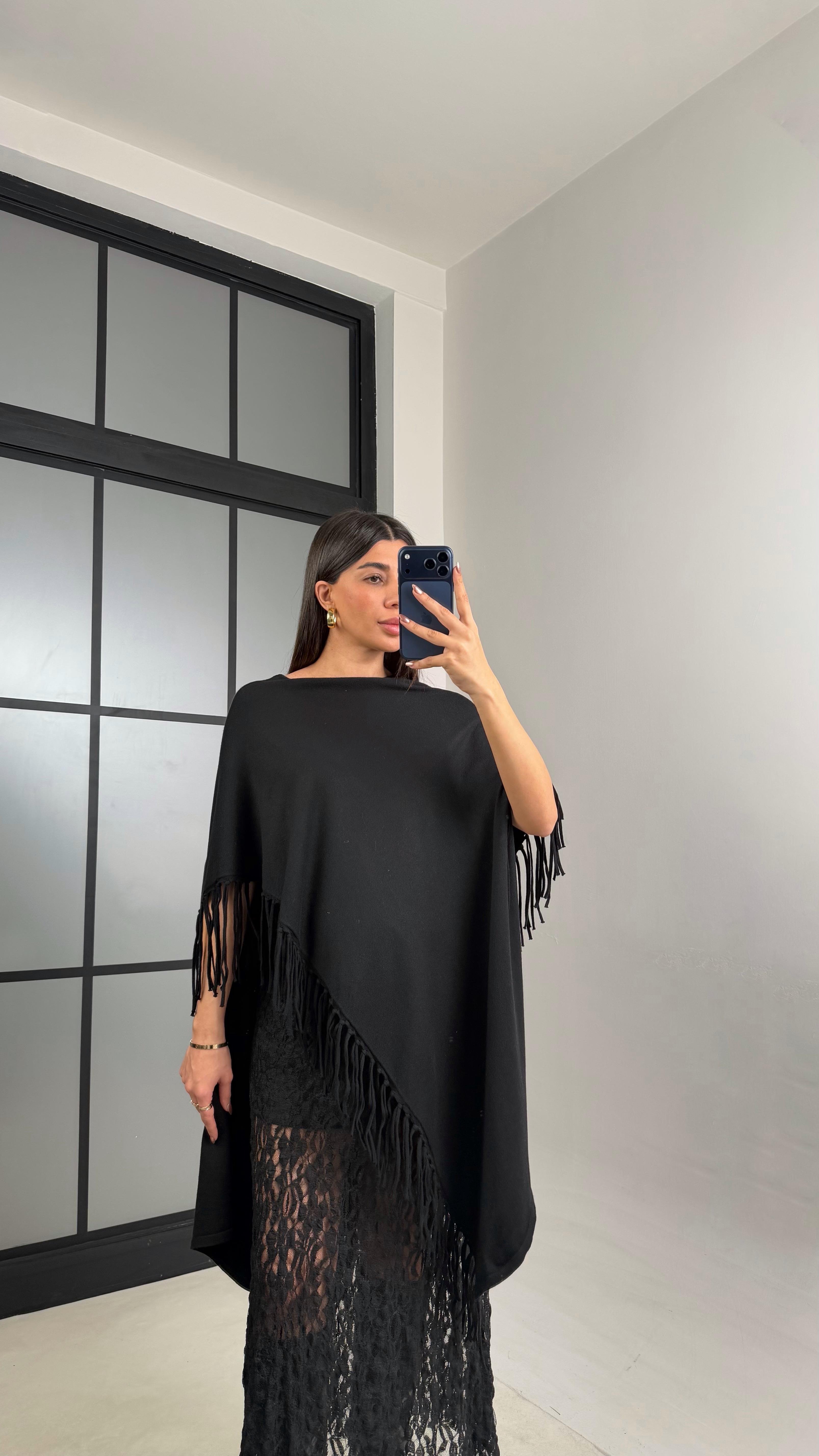 Siyah Püskül Detaylı Tasarım Panço GAUS-01093GAUSPançoGAUS-01093